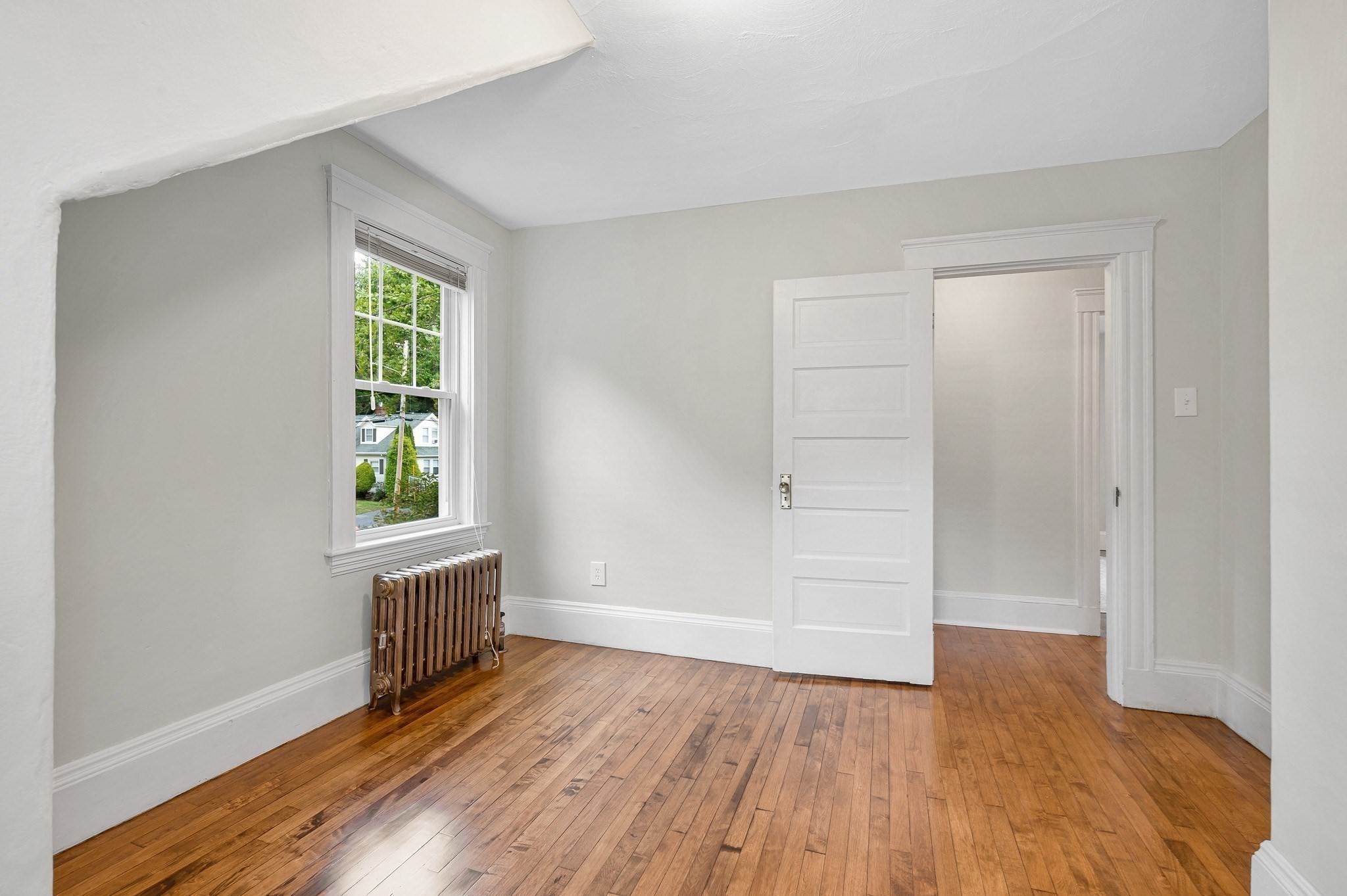 30 Woodrow Ave Property Photo 12