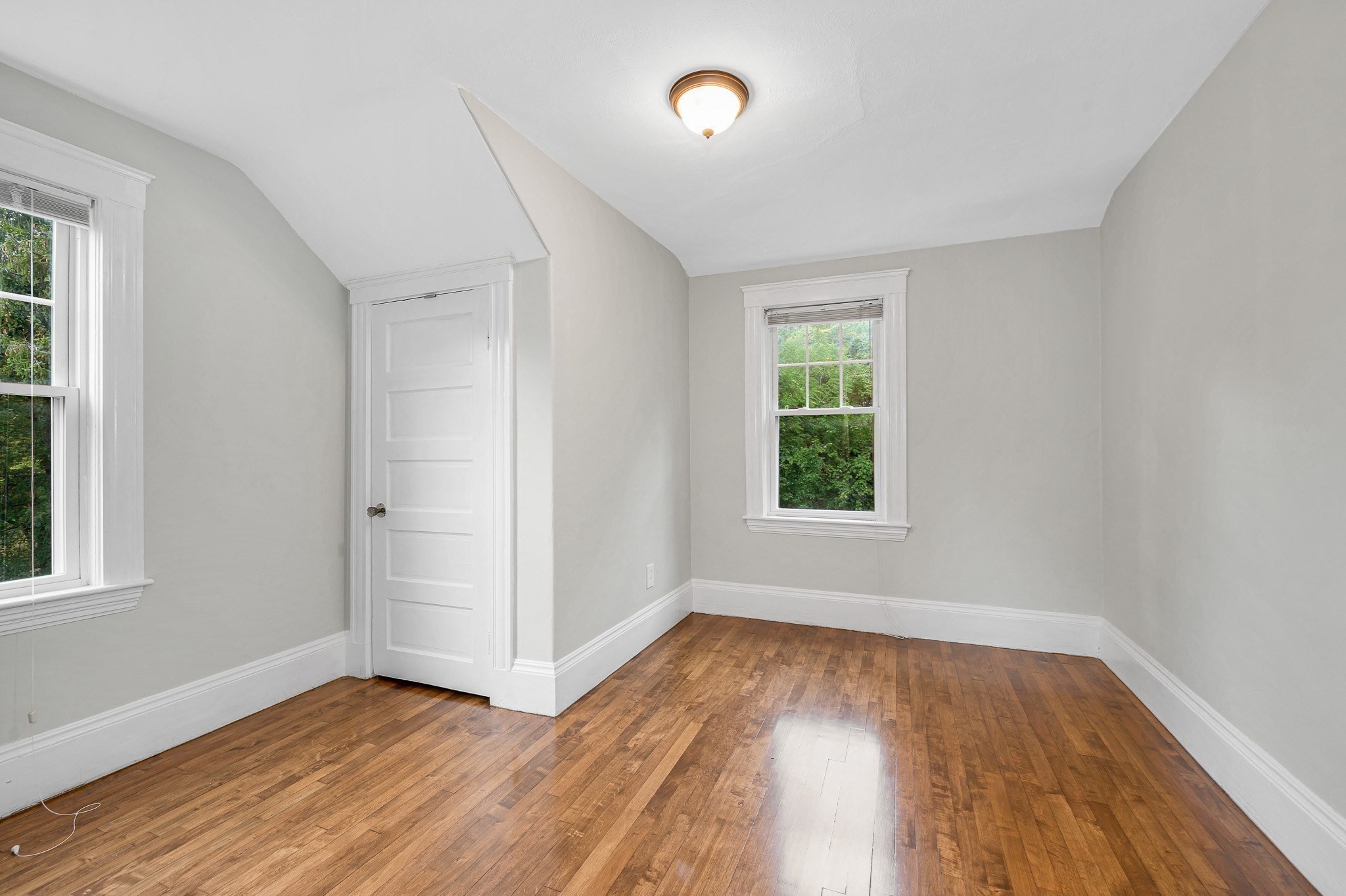 30 Woodrow Ave Property Photo 13