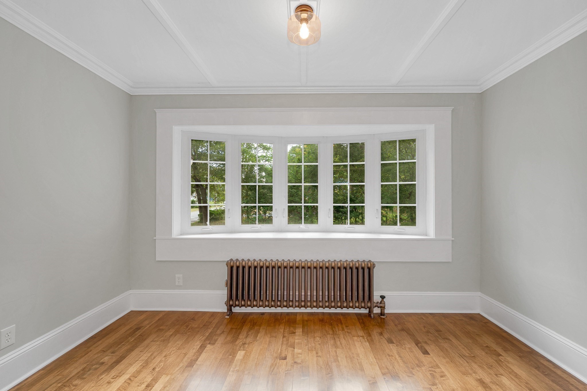 30 Woodrow Ave Property Photo 17