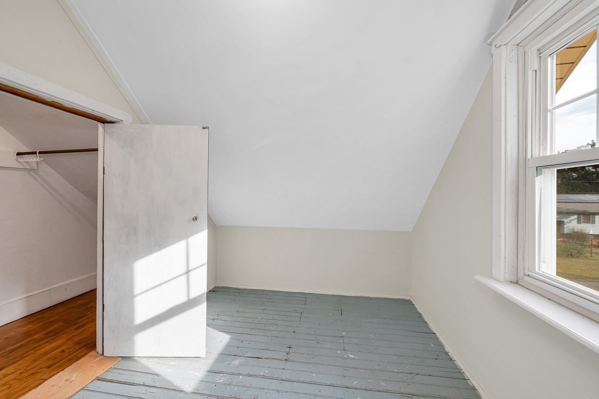 30 Woodrow Ave Property Photo 22