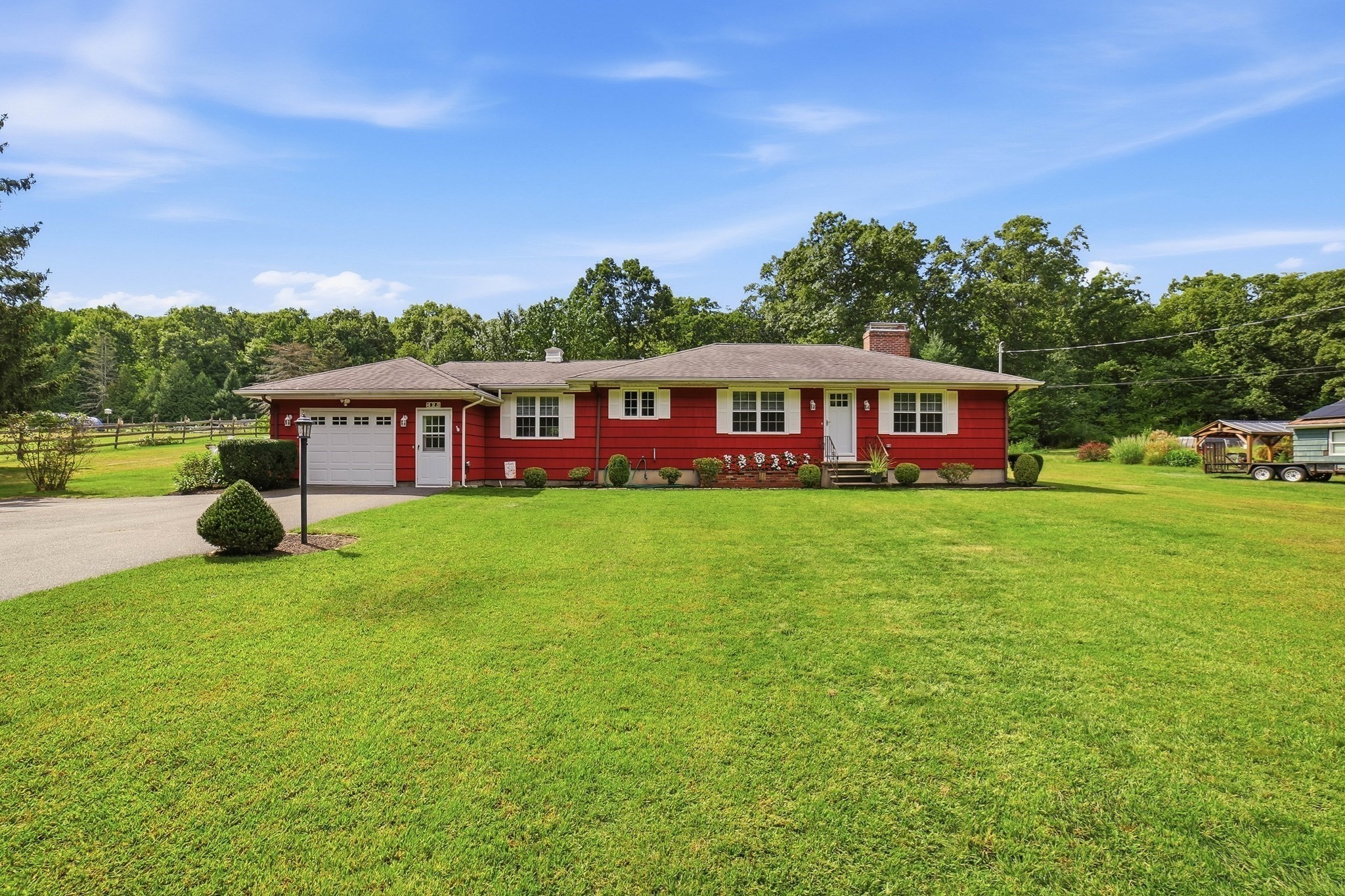 425 River Road Property Photo 1