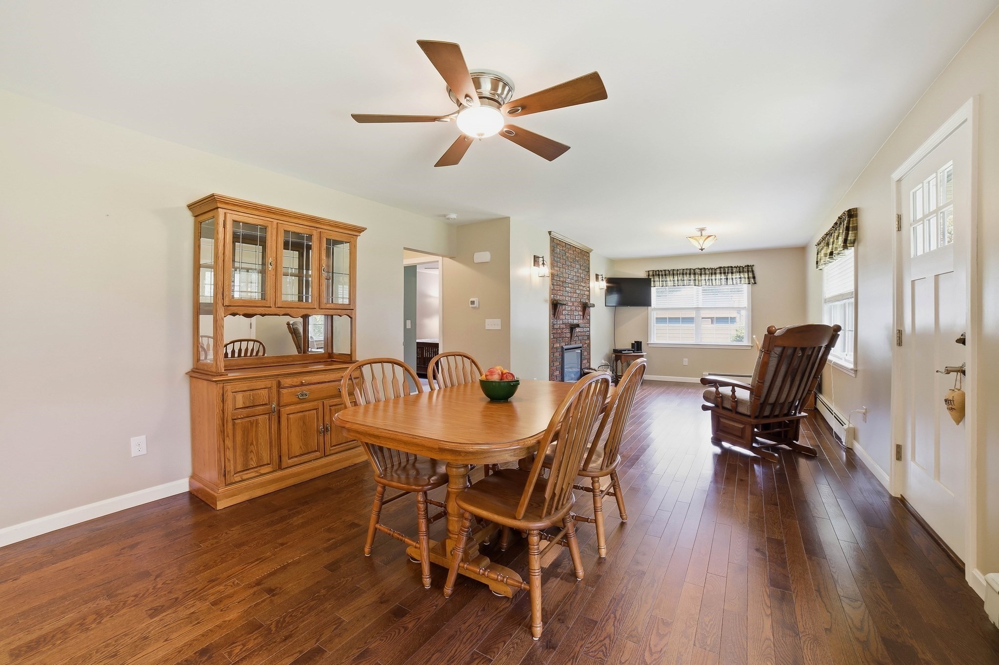 425 River Road Property Photo 3