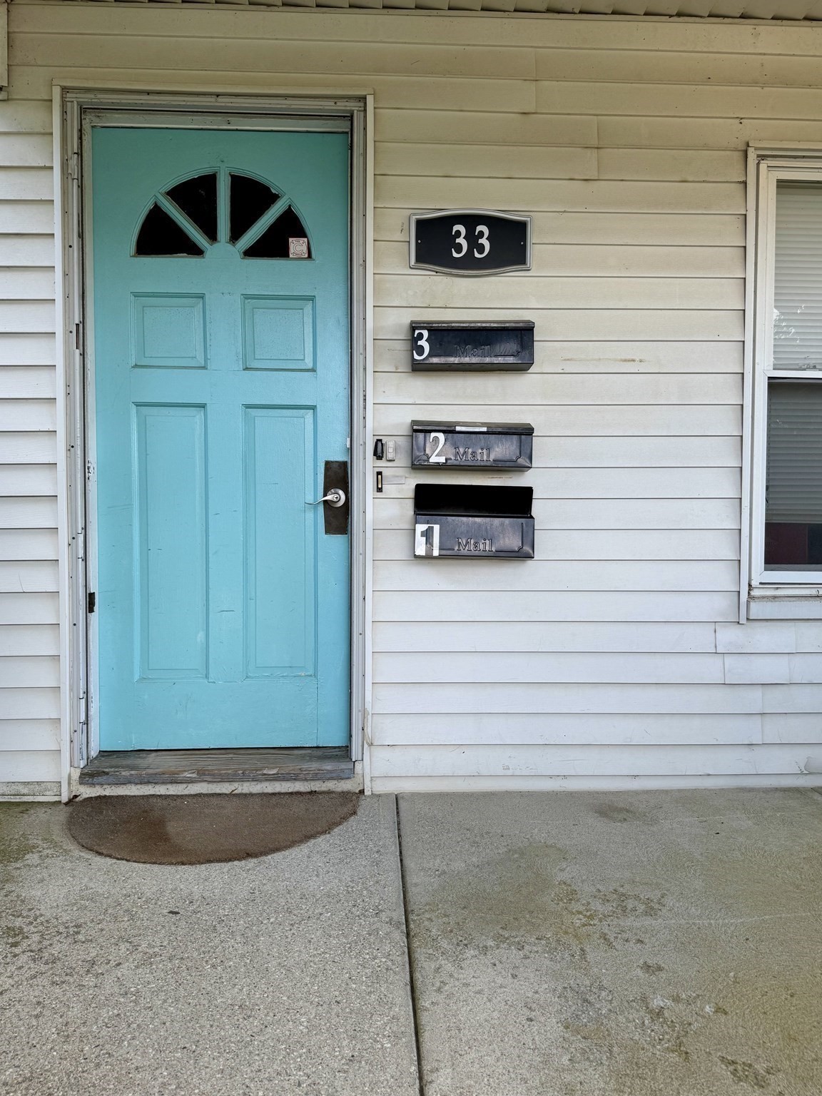 33 E Chestnut St Property Photo 3