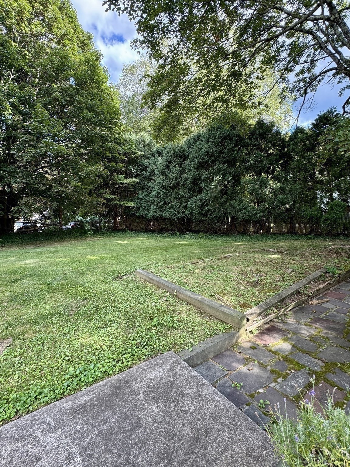 33 E Chestnut St Property Photo 8