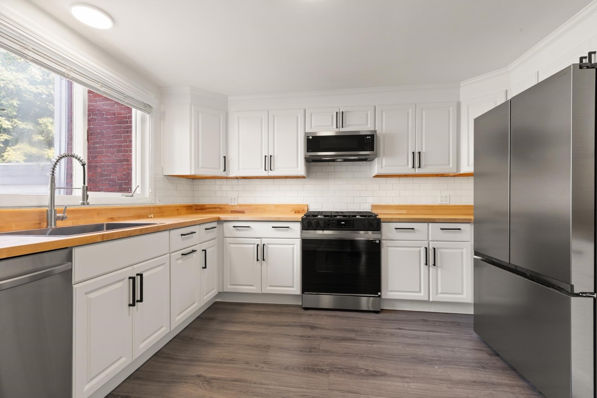13 Heard Property Photo 17