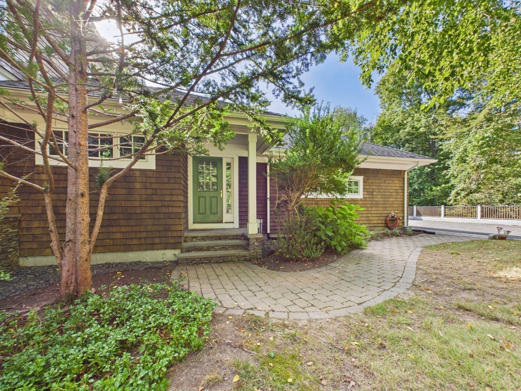 218 Pine St Property Photo 4
