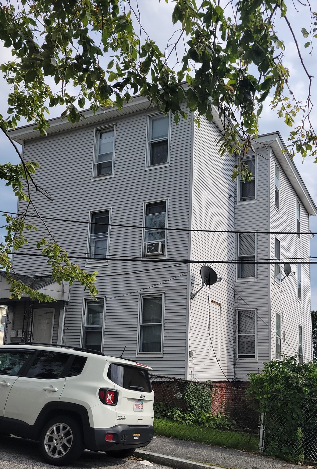 16 Reservoir St Property Photo 4