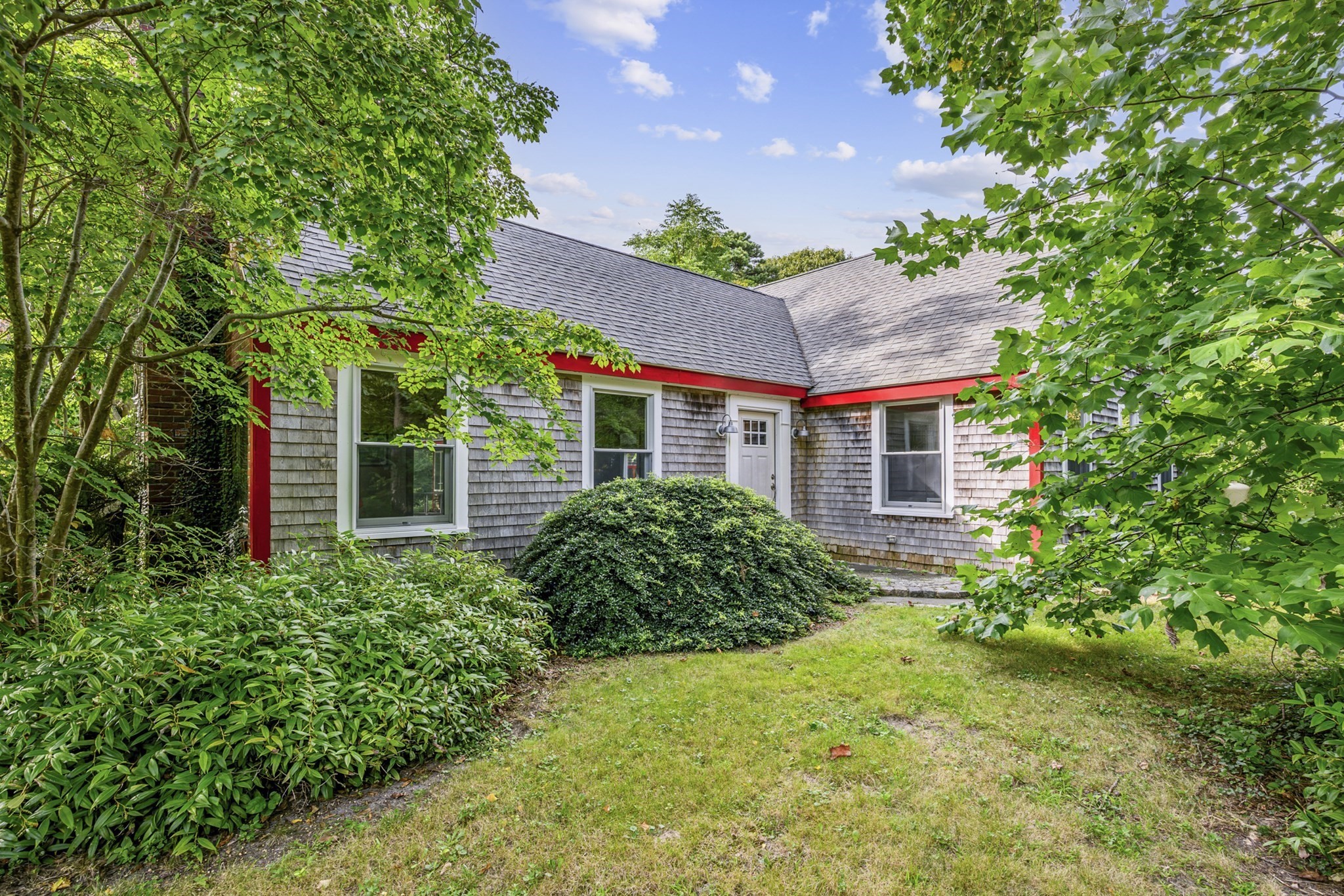 204 Waquoit Hwy Property Photo 2