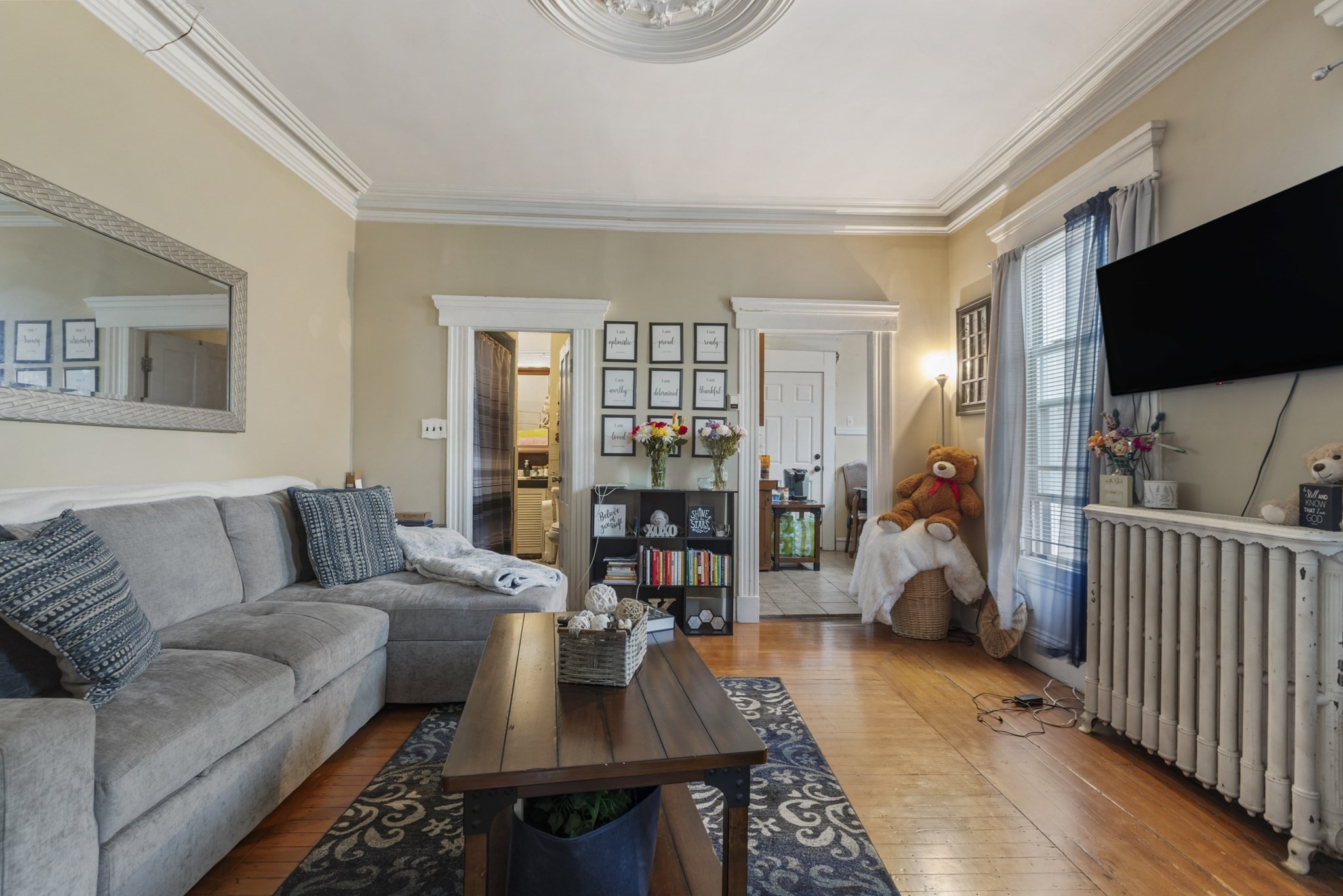381 Pine St Property Photo 6