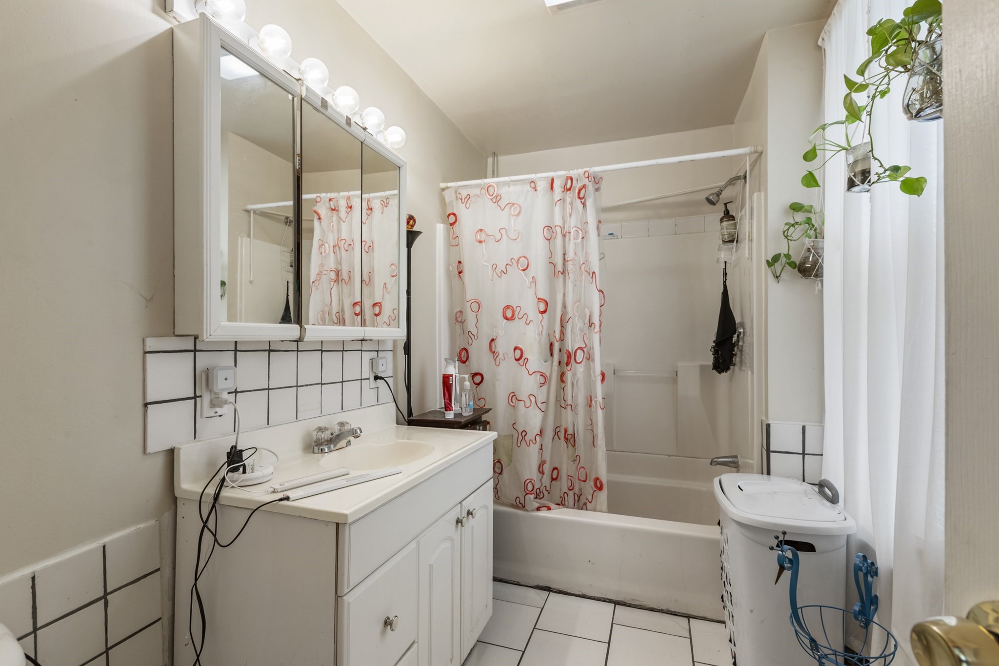 381 Pine St Property Photo 13