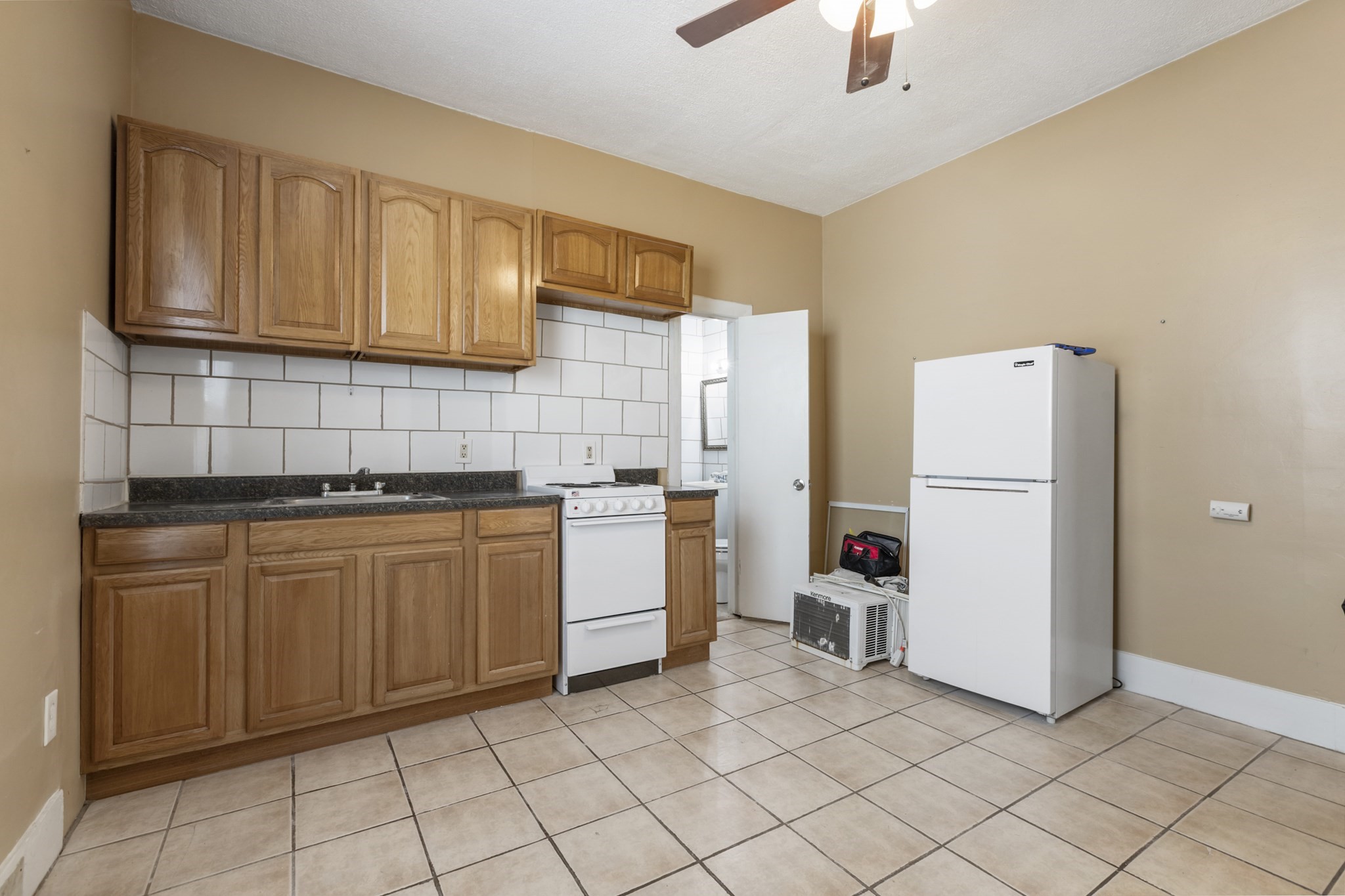 381 Pine St Property Photo 19