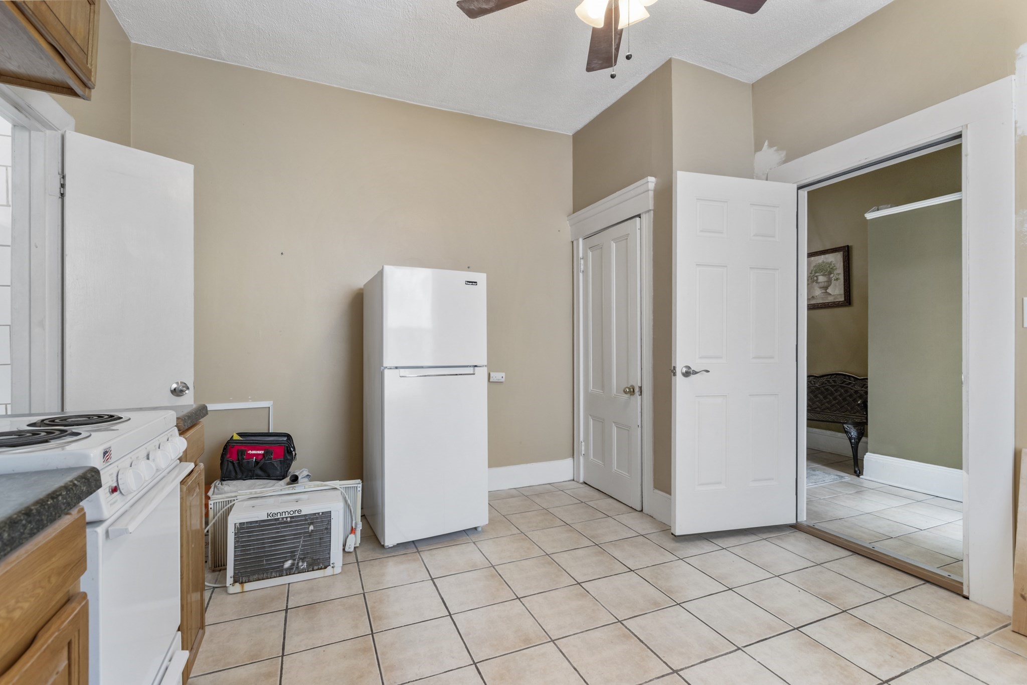 381 Pine St Property Photo 20