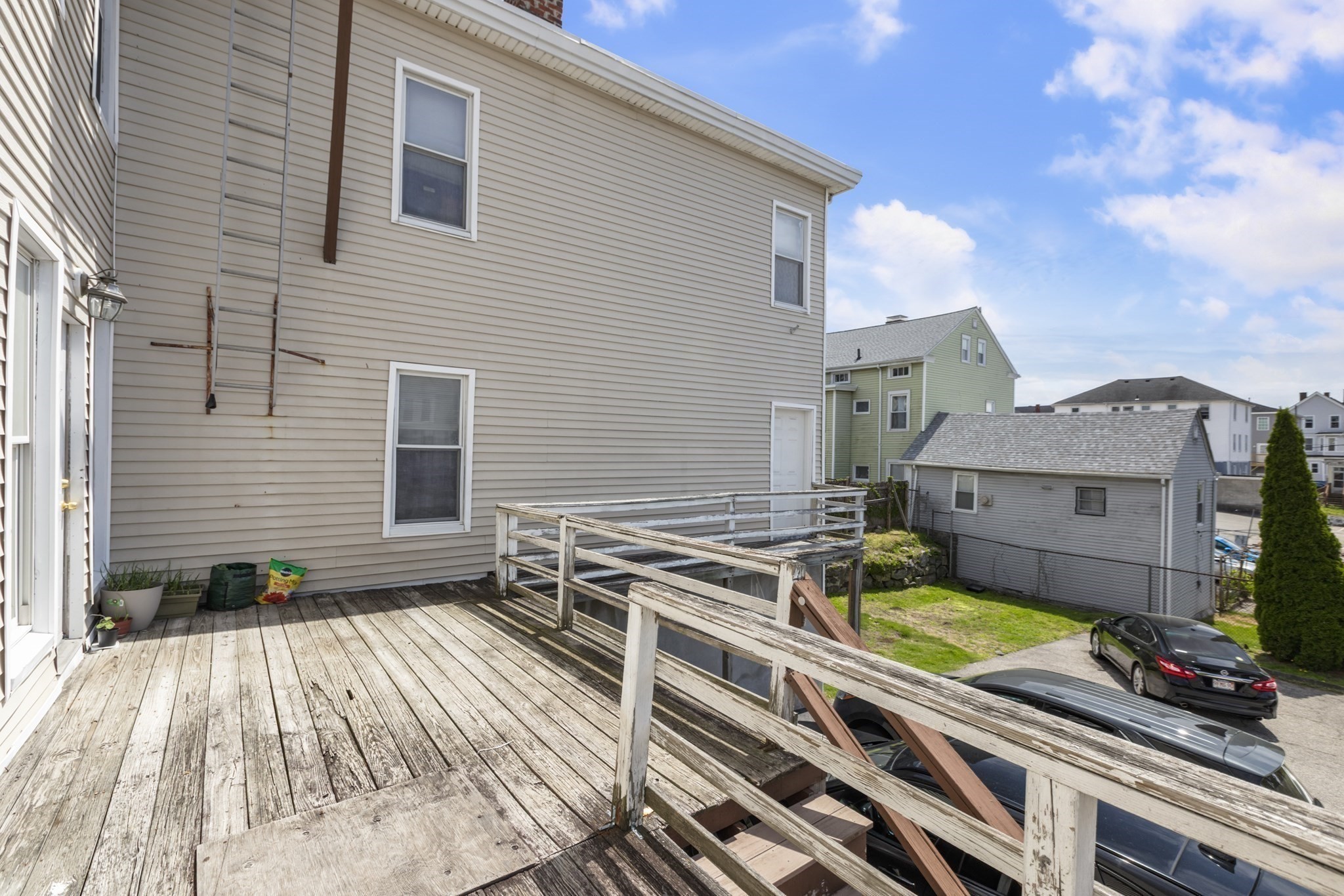381 Pine St Property Photo 35