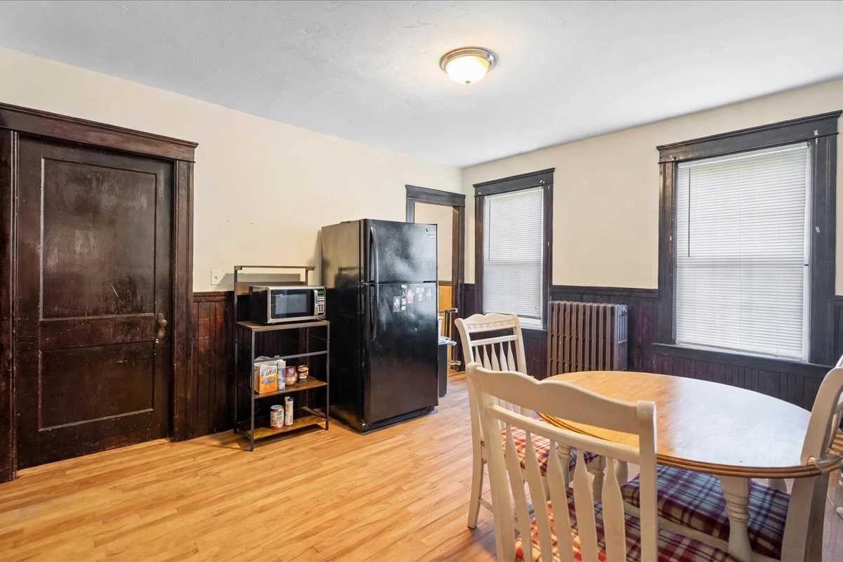 121 Illinois St Property Photo 15