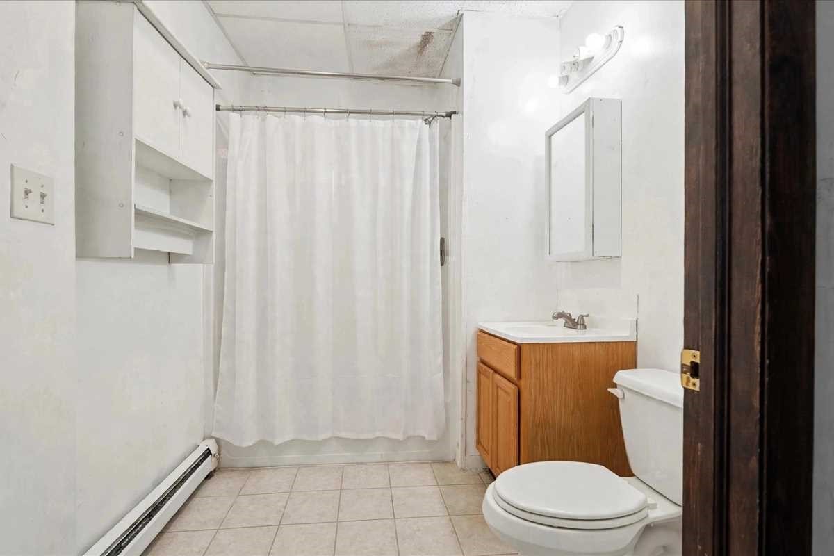 121 Illinois St Property Photo 16