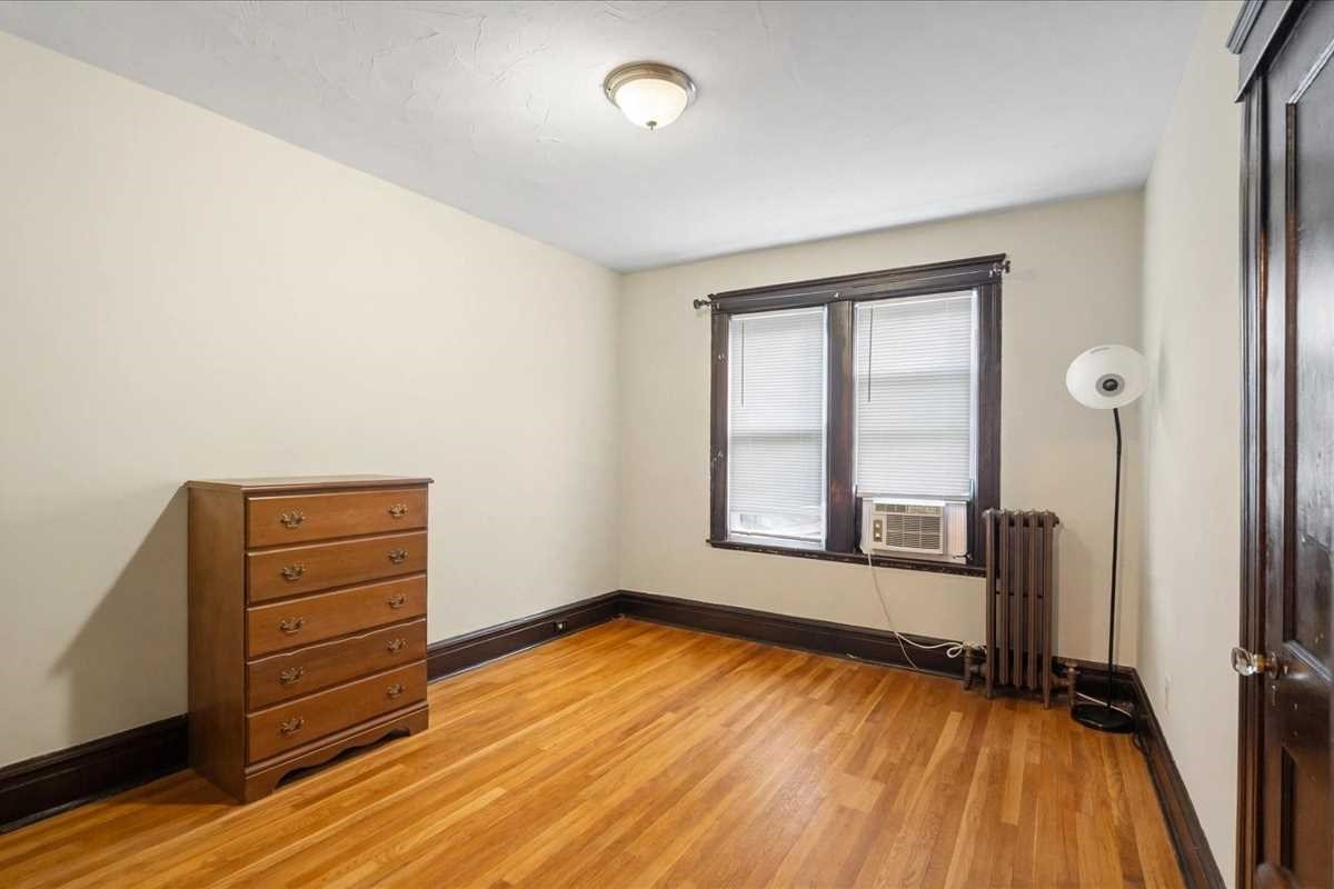 121 Illinois St Property Photo 19