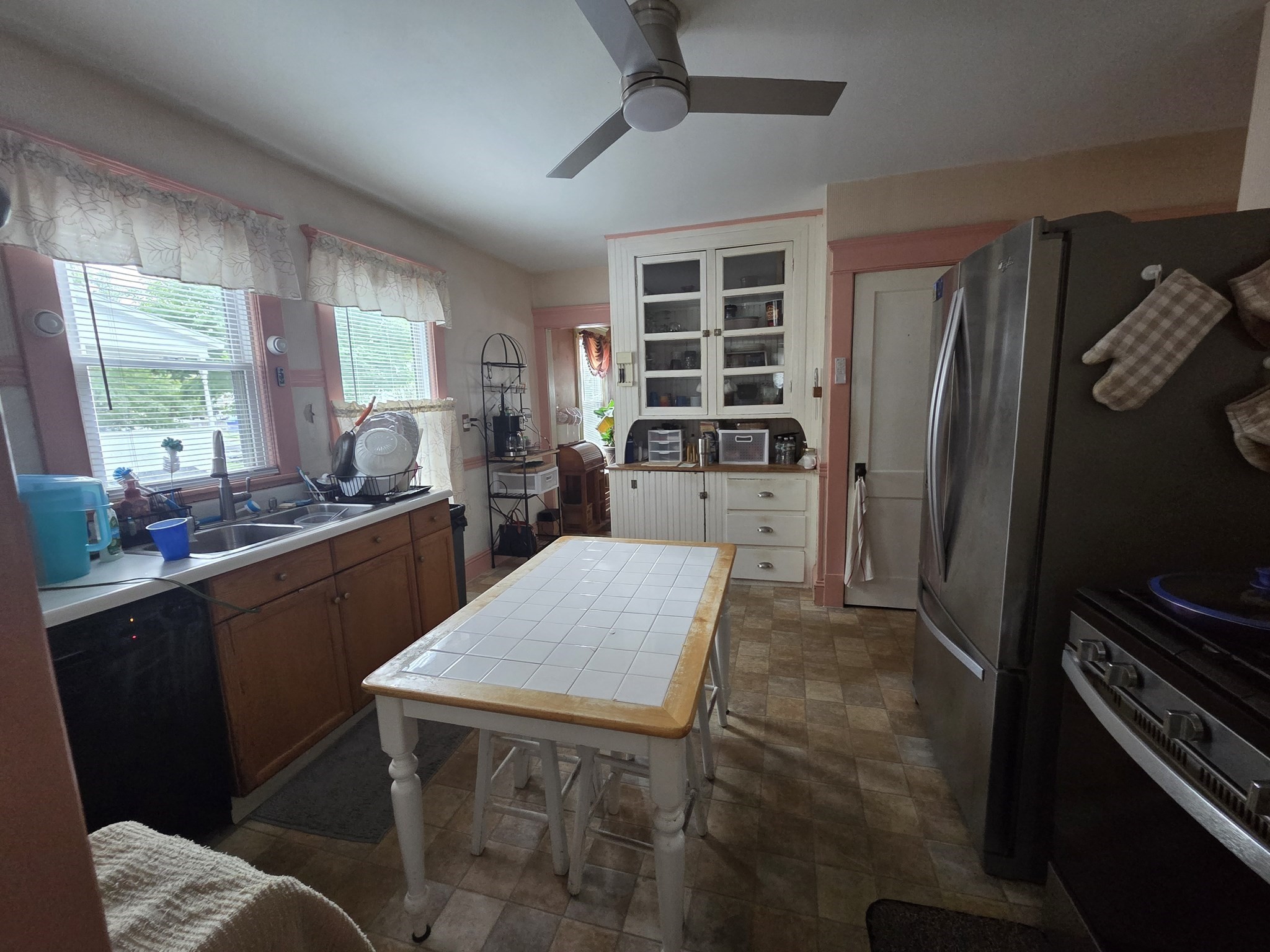 81 Lyndale St Property Photo 3