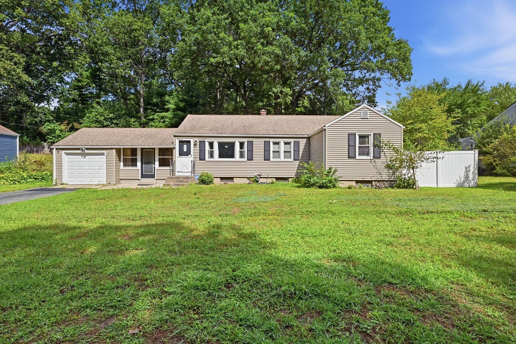 42 N Brook Rd Property Photo 1