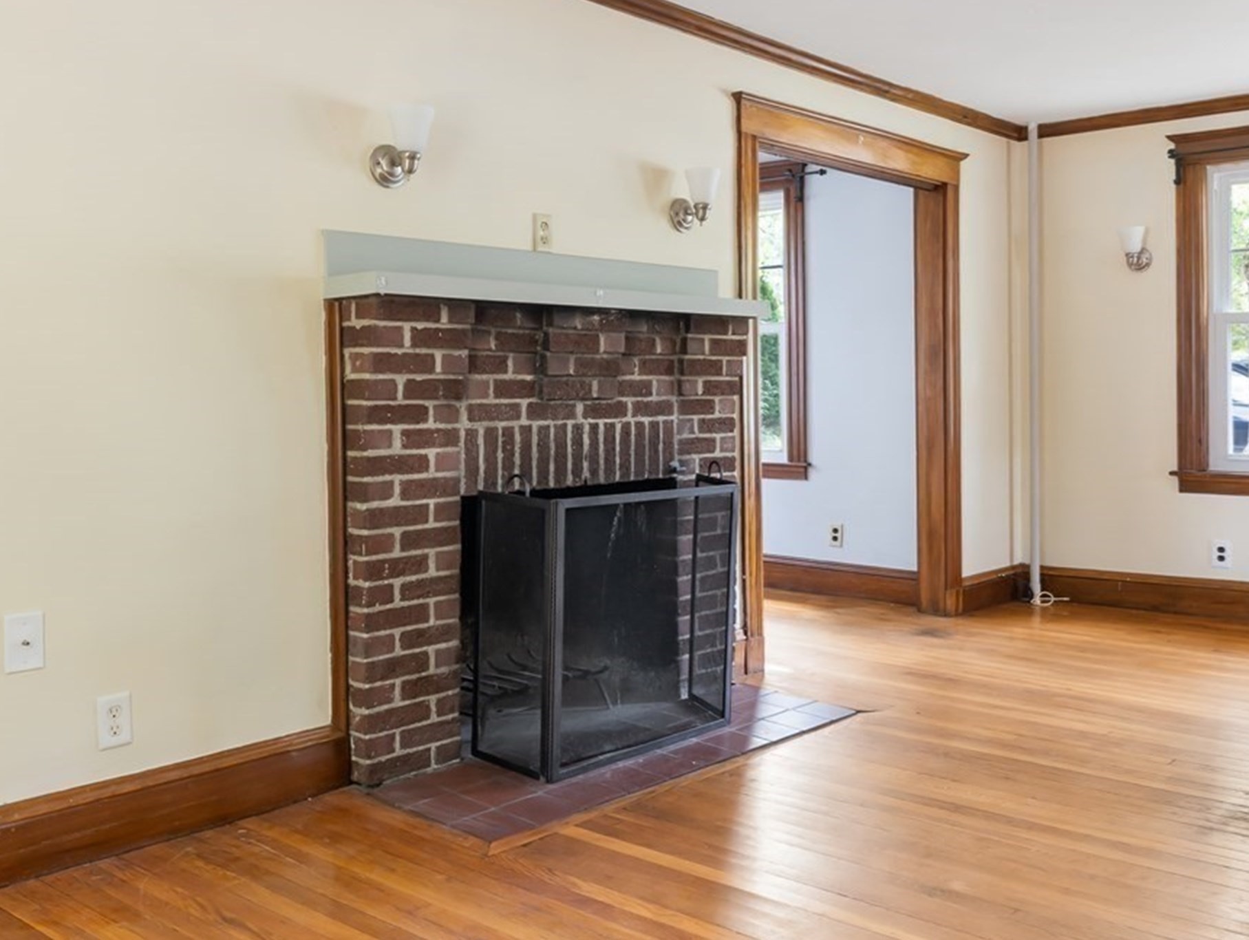 1925 Commonwealth Ave Property Photo 6