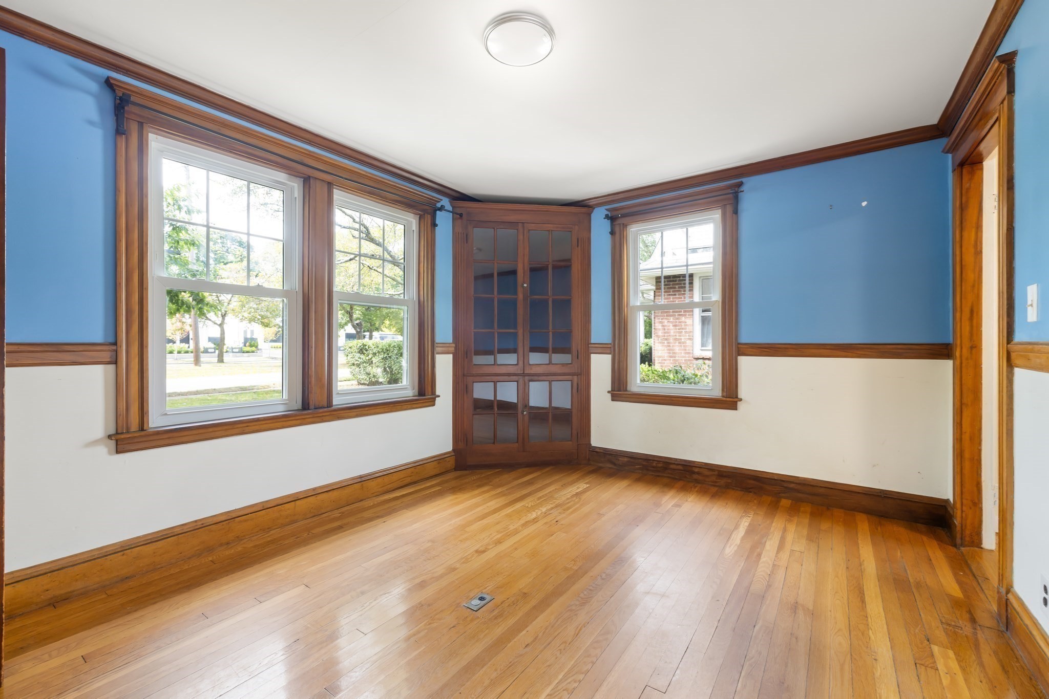 1925 Commonwealth Ave Property Photo 12