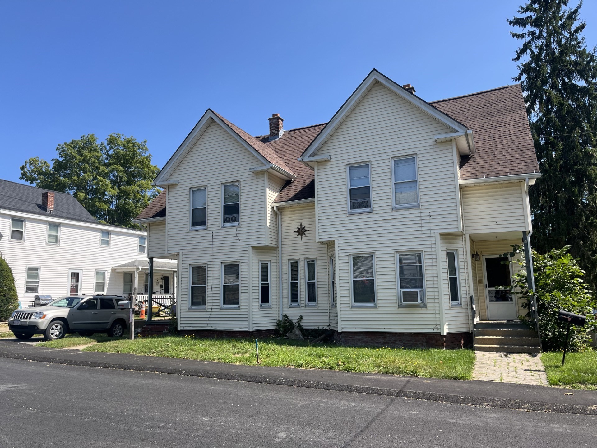 33-35 Beech St.
