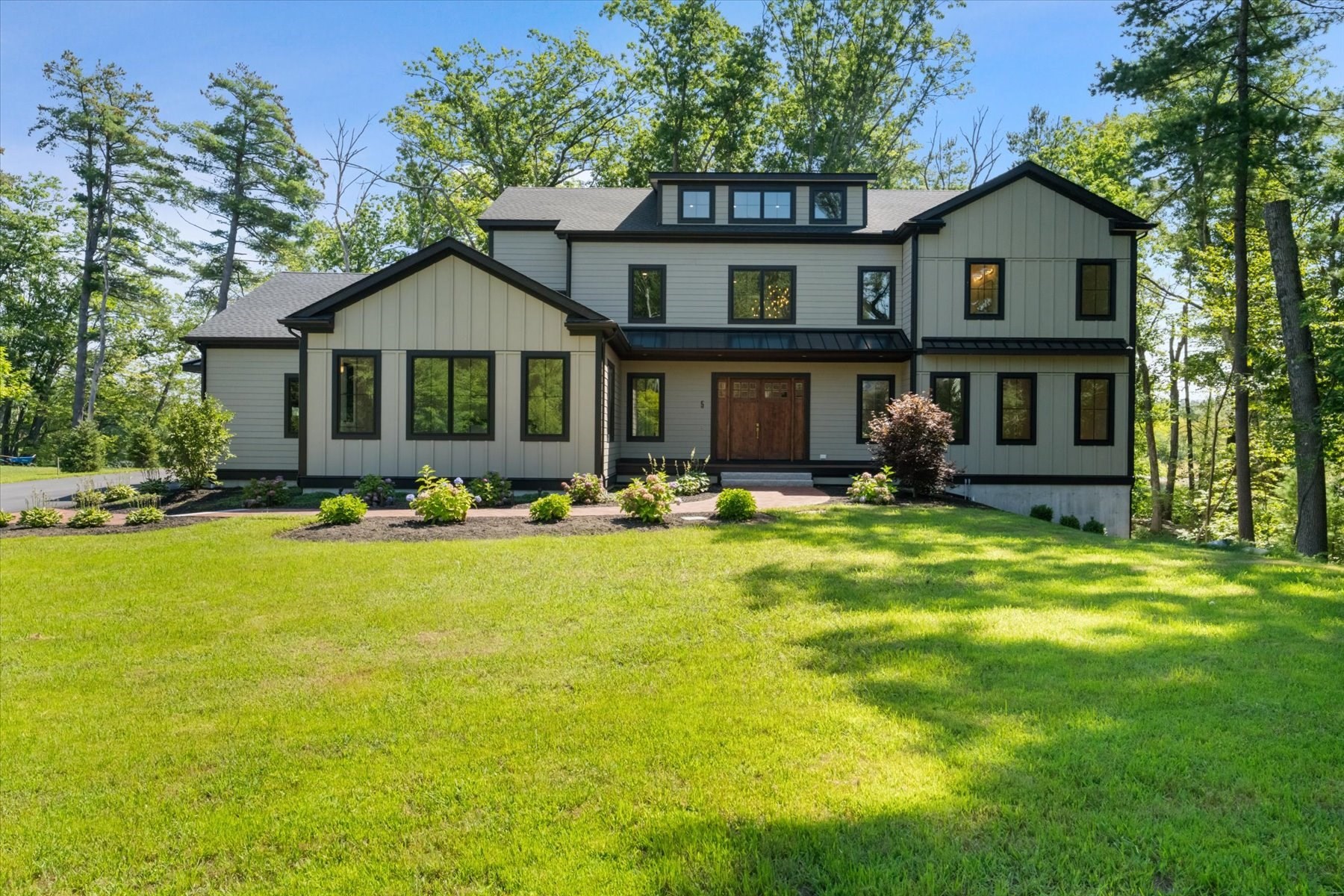5 Swan View Common Drive