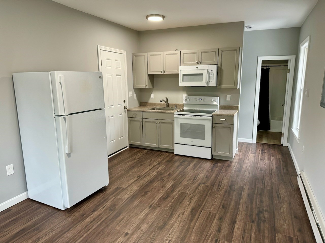 38 Emmons St # 1r Property Photo 5