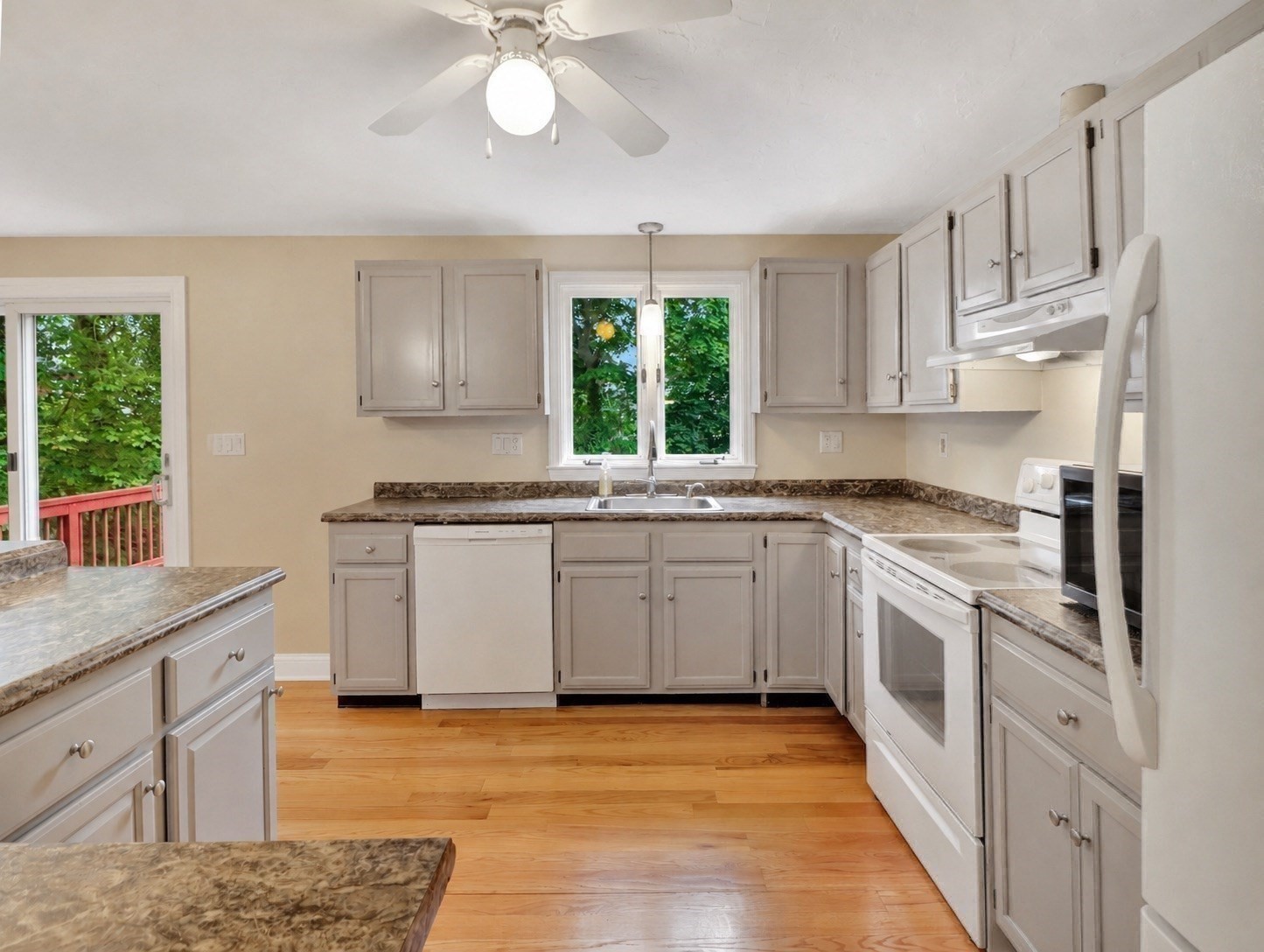 16 Andrew Avenue Property Photo 14
