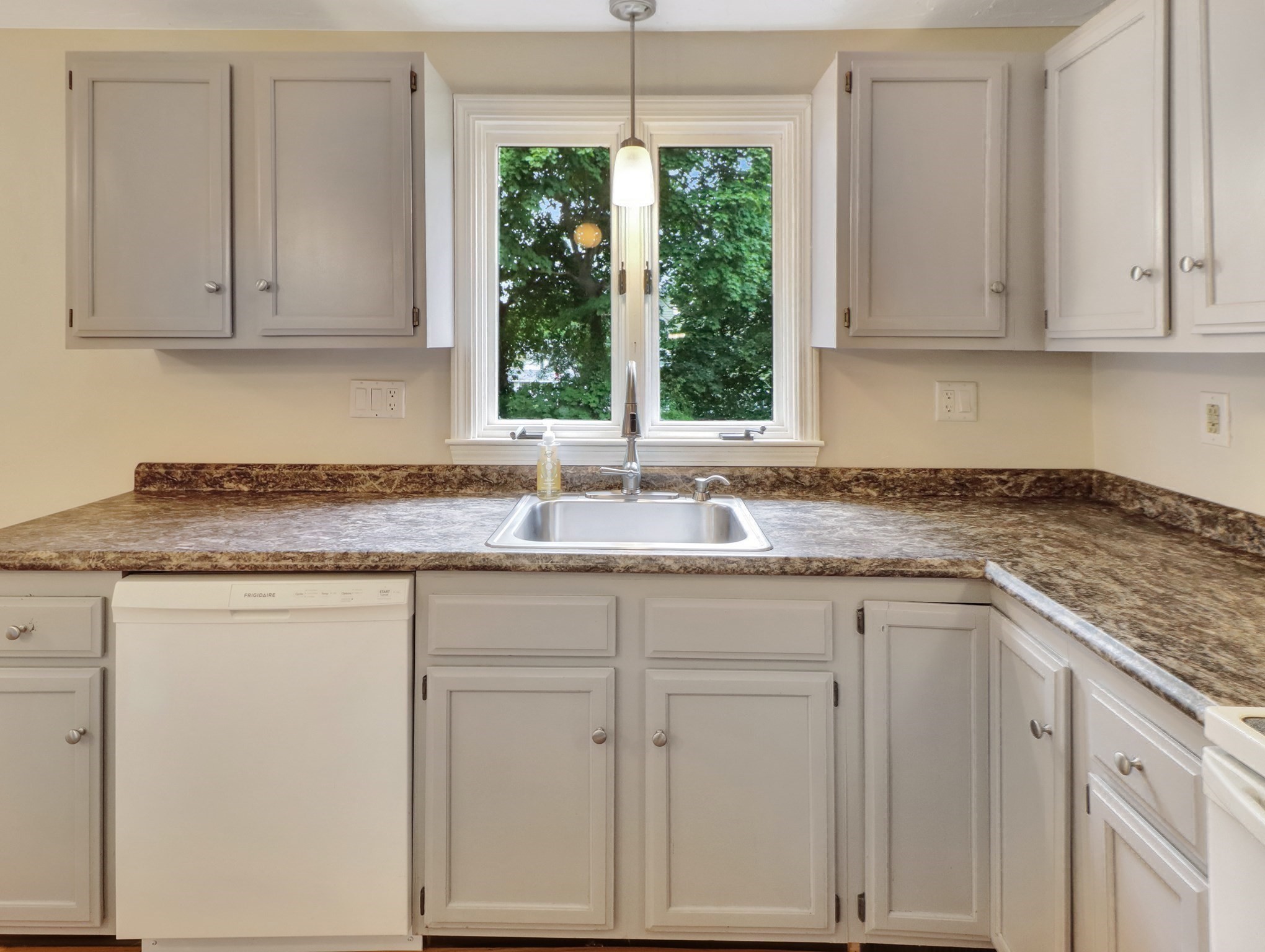 16 Andrew Avenue Property Photo 15