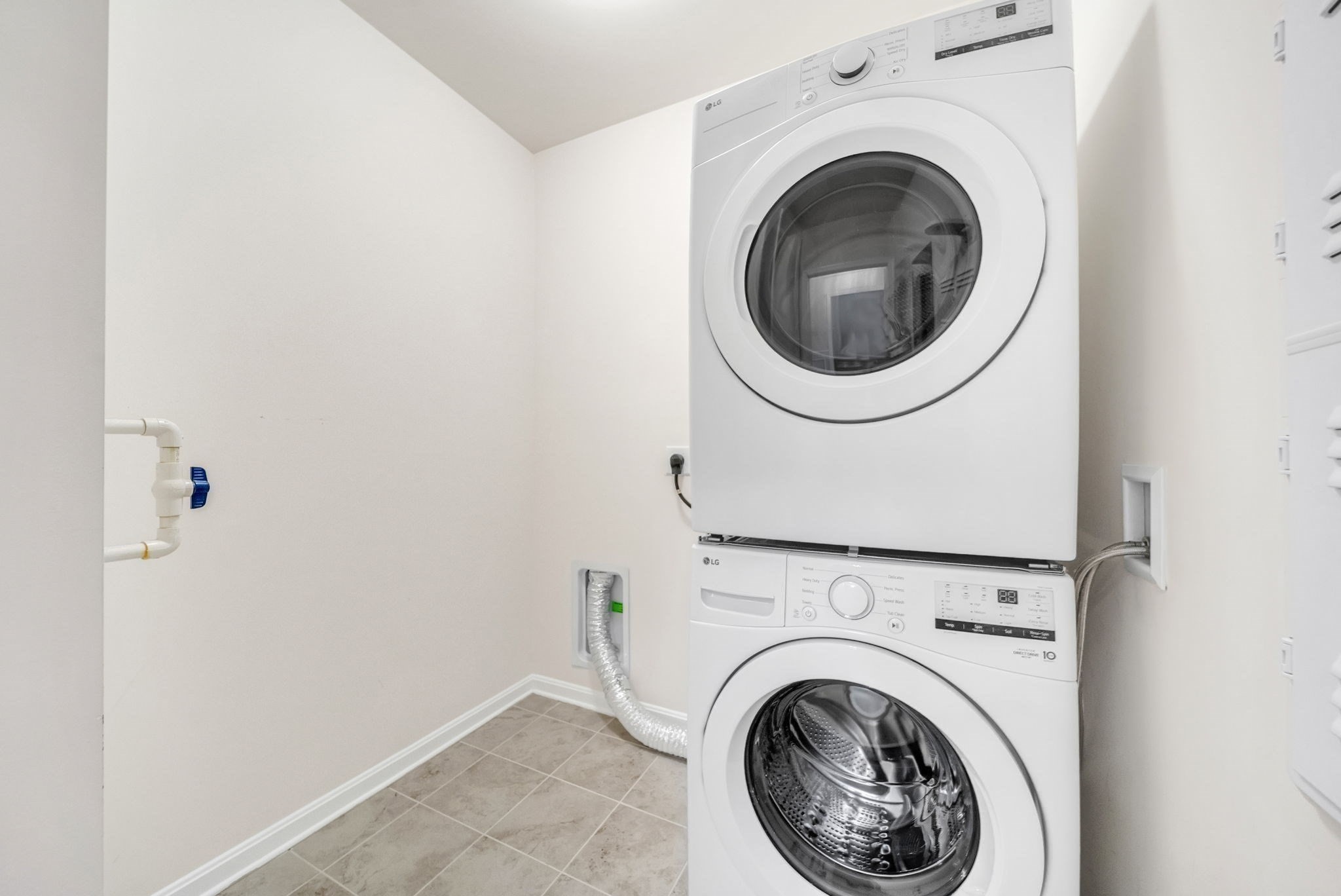 2404 Pennington Dr # 2404 Property Photo 26