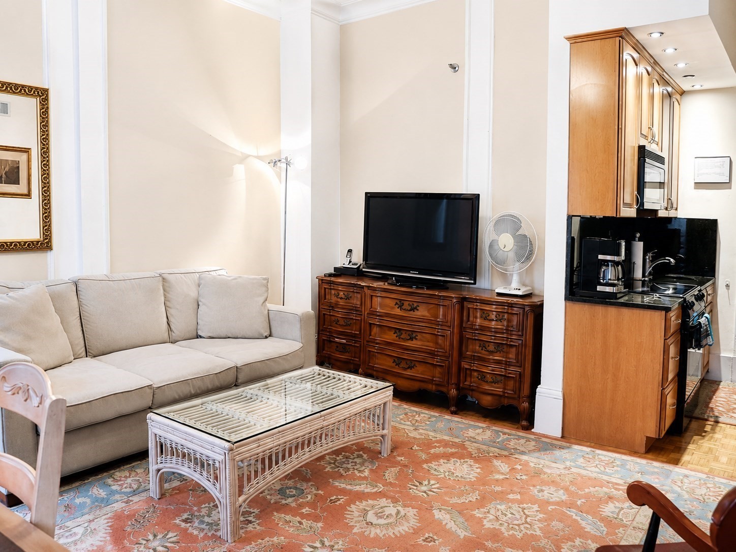 21 Beacon St # 3r Property Photo 3