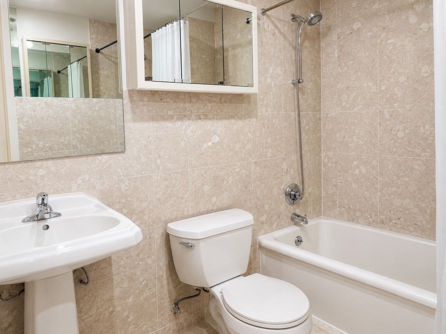 21 Beacon St # 3r Property Photo 9
