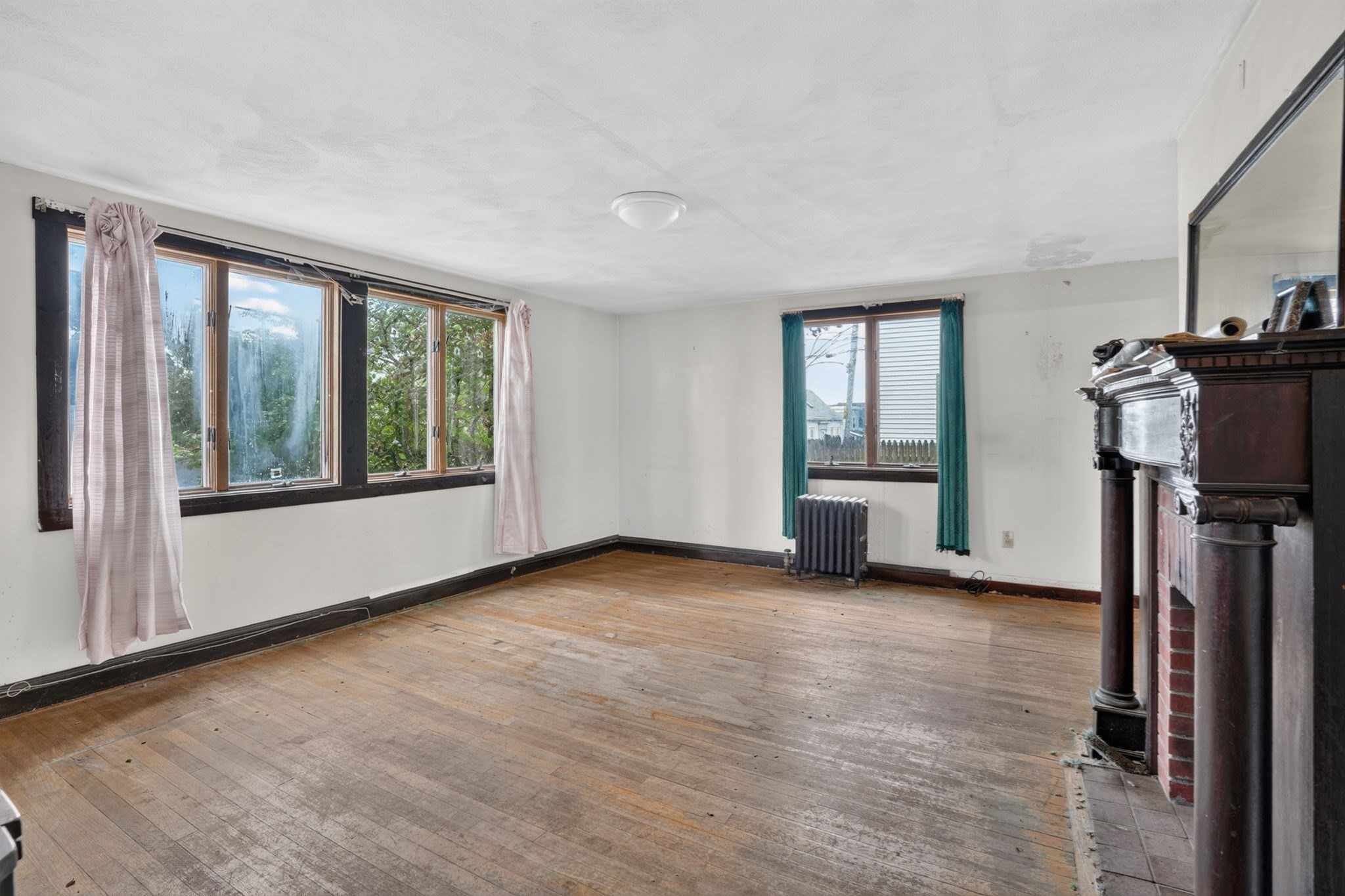 21 Sachem St Property Photo 3