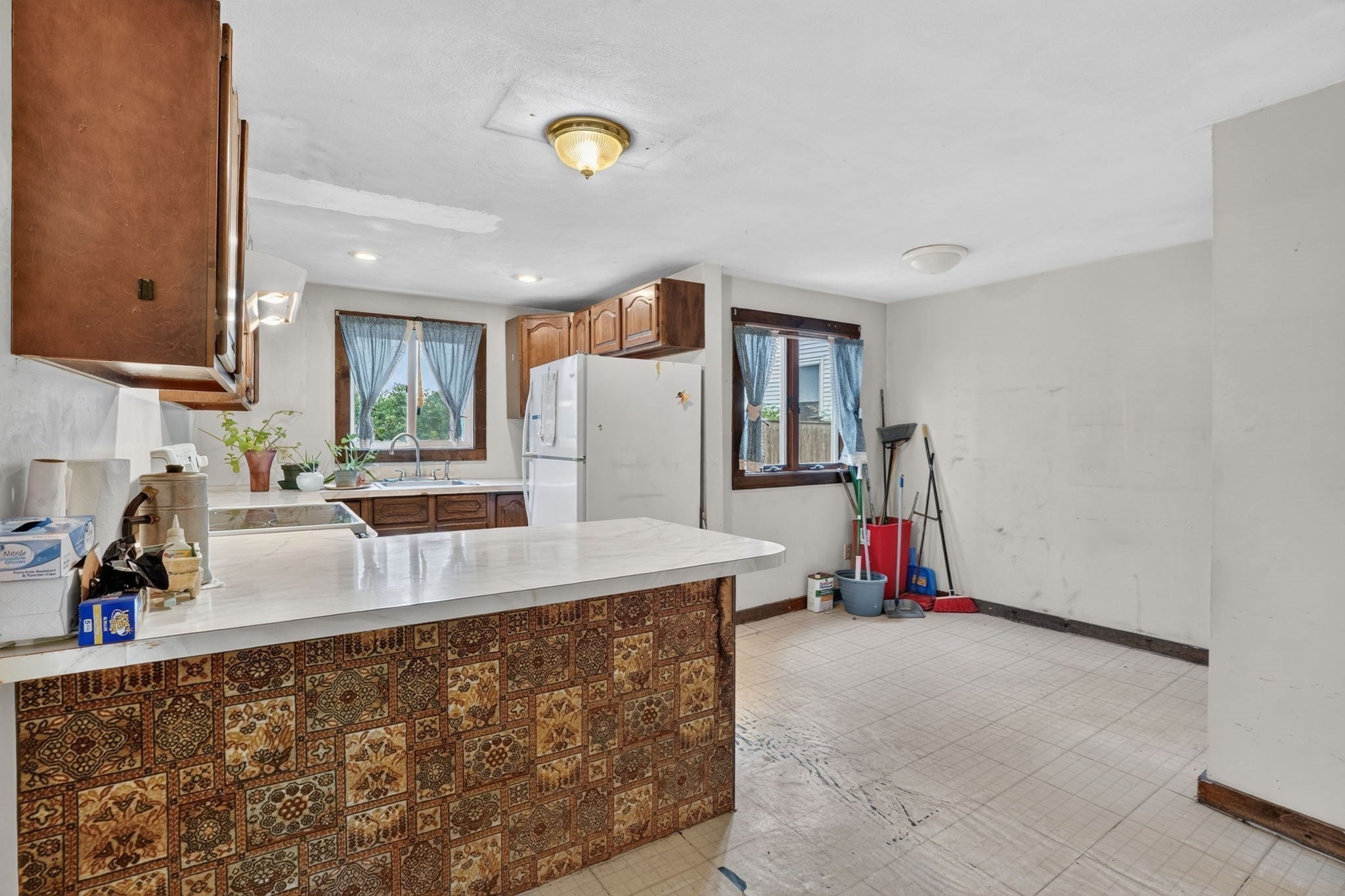 21 Sachem St Property Photo 6
