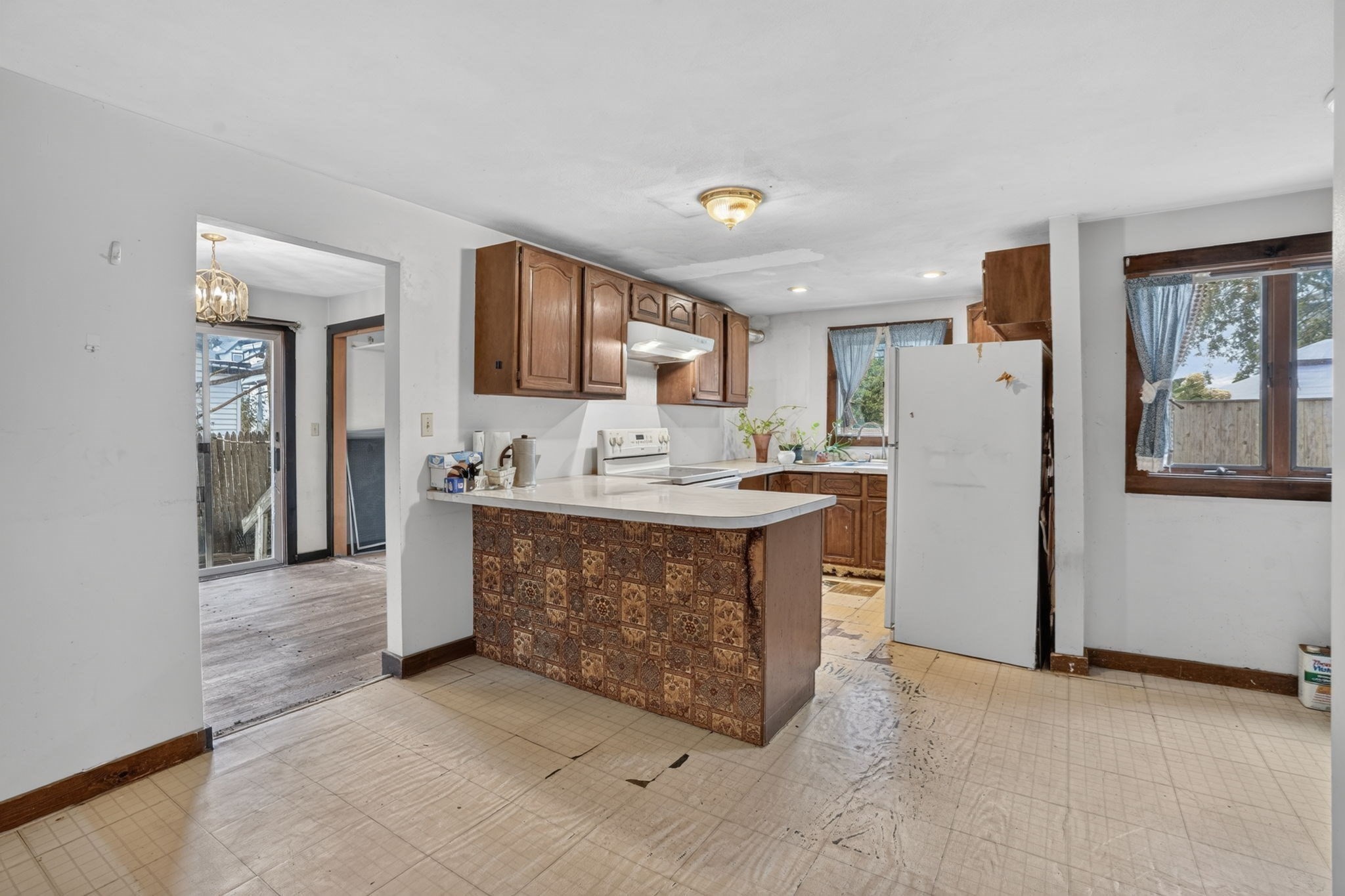 21 Sachem St Property Photo 7