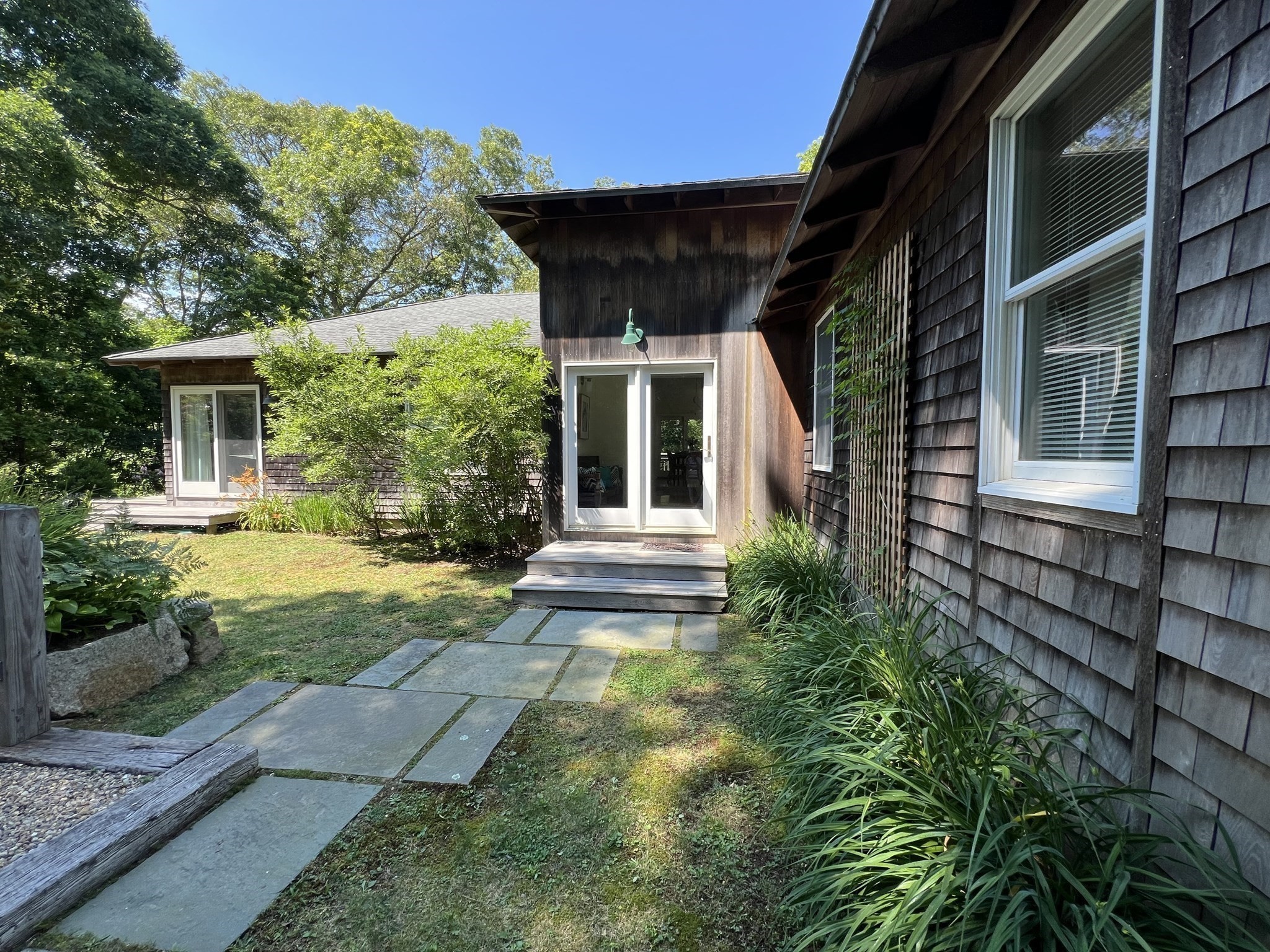 18 Sylvan Avenue Property Photo 4