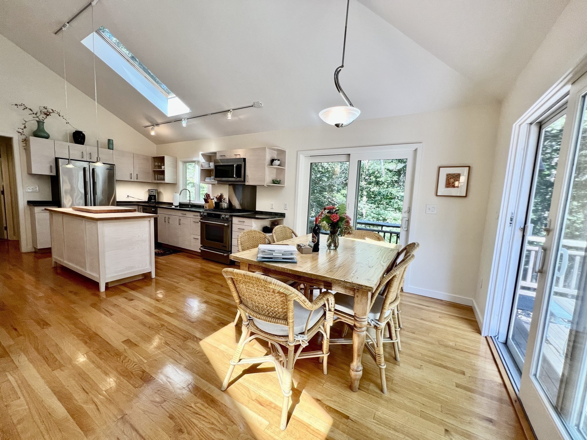 18 Sylvan Avenue Property Photo 9