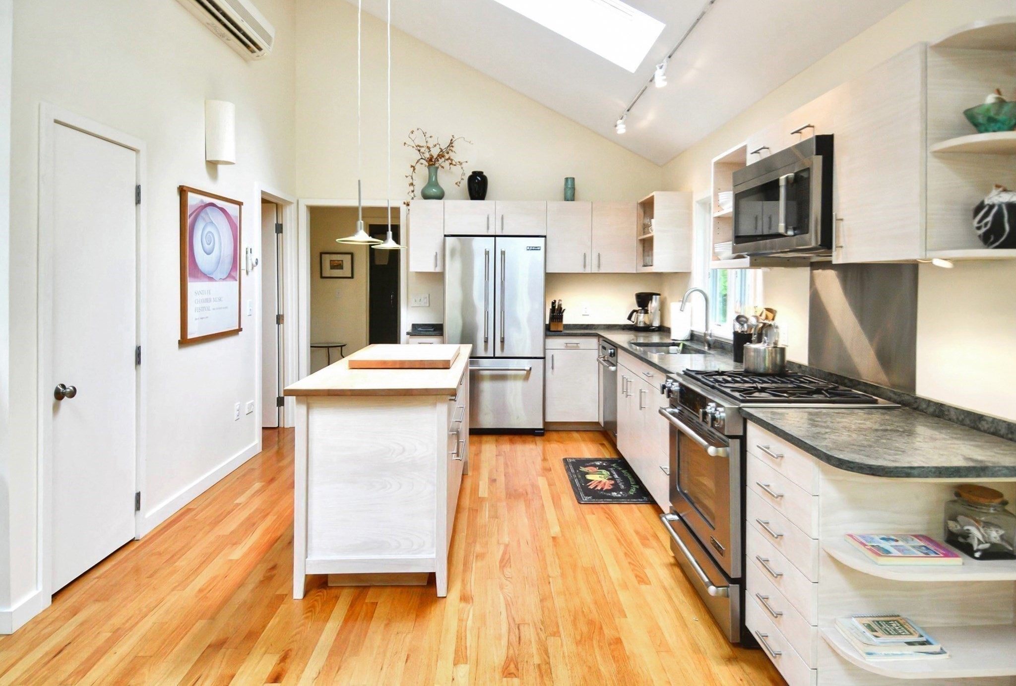 18 Sylvan Avenue Property Photo 10