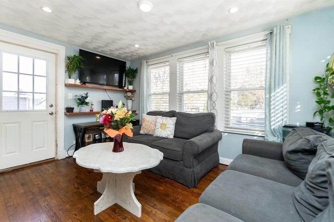 40 Gledhill Ave. # 2 Property Photo 3