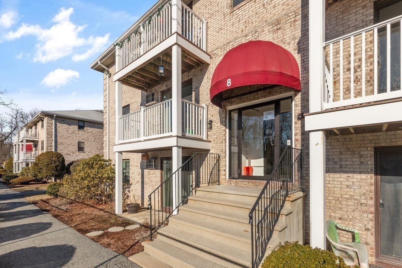 8 Kenmar Drive # 72 Property Photo 1