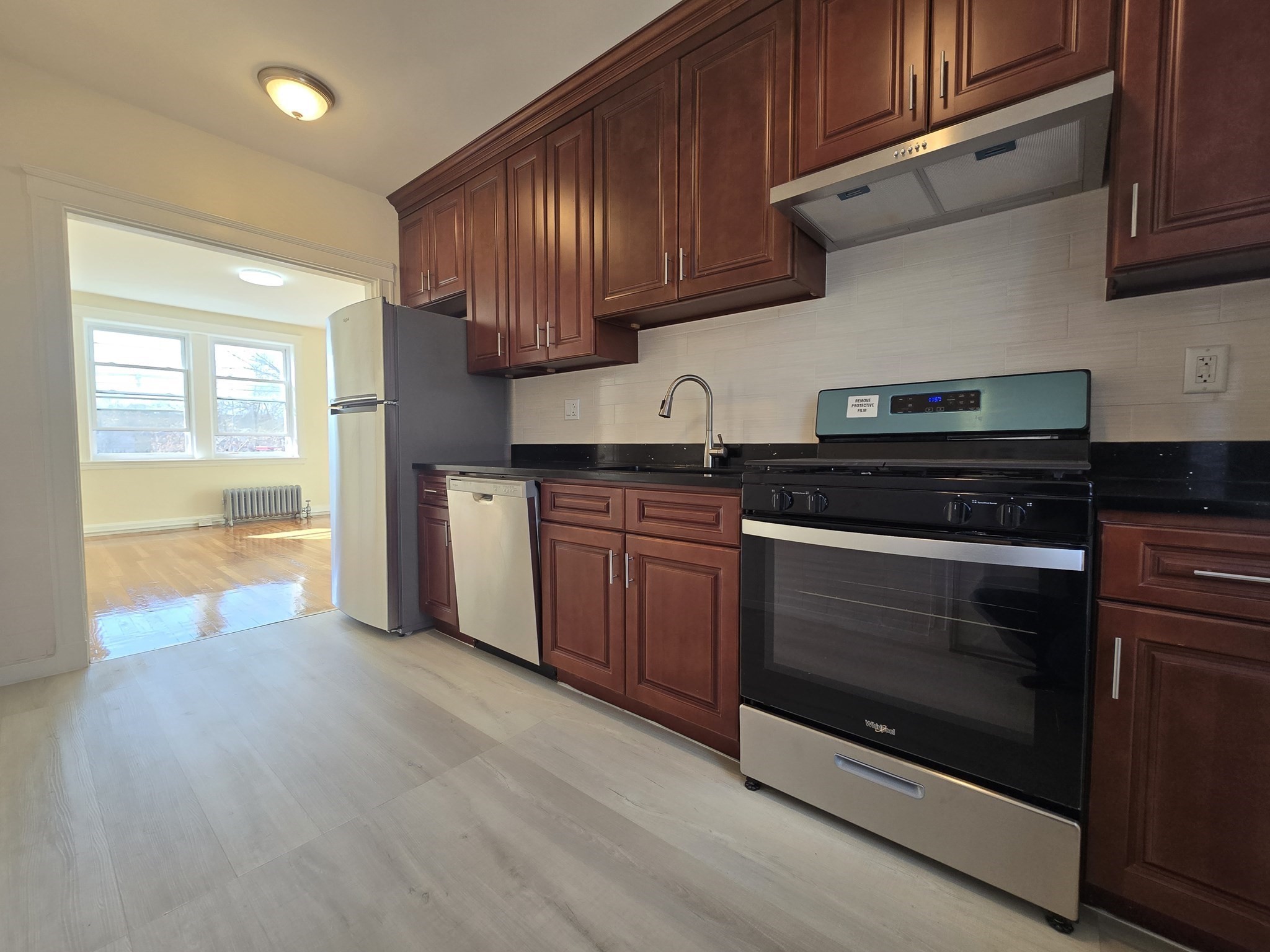 183 Kent # 5 Property Photo 1