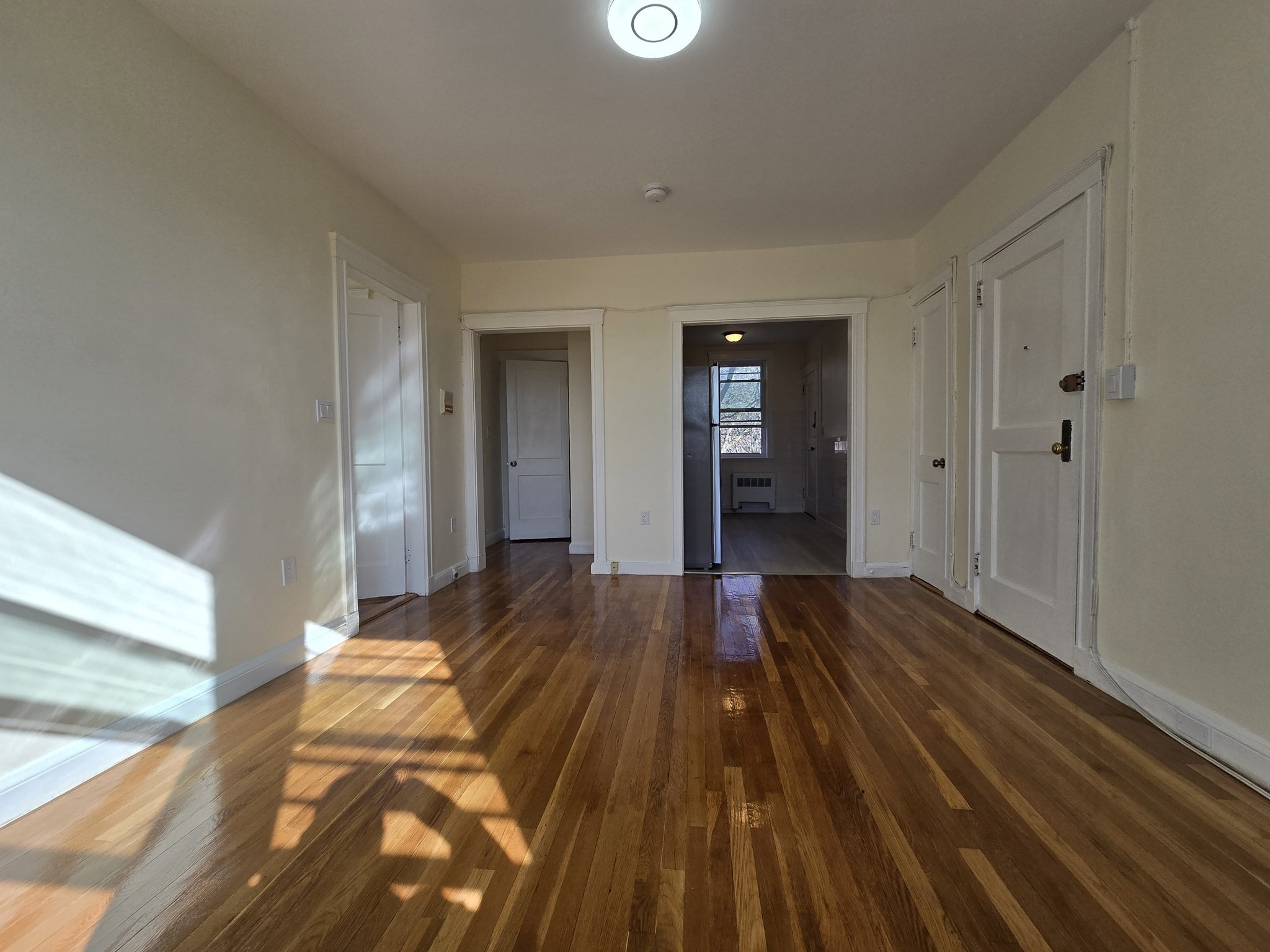 183 Kent # 5 Property Photo 4
