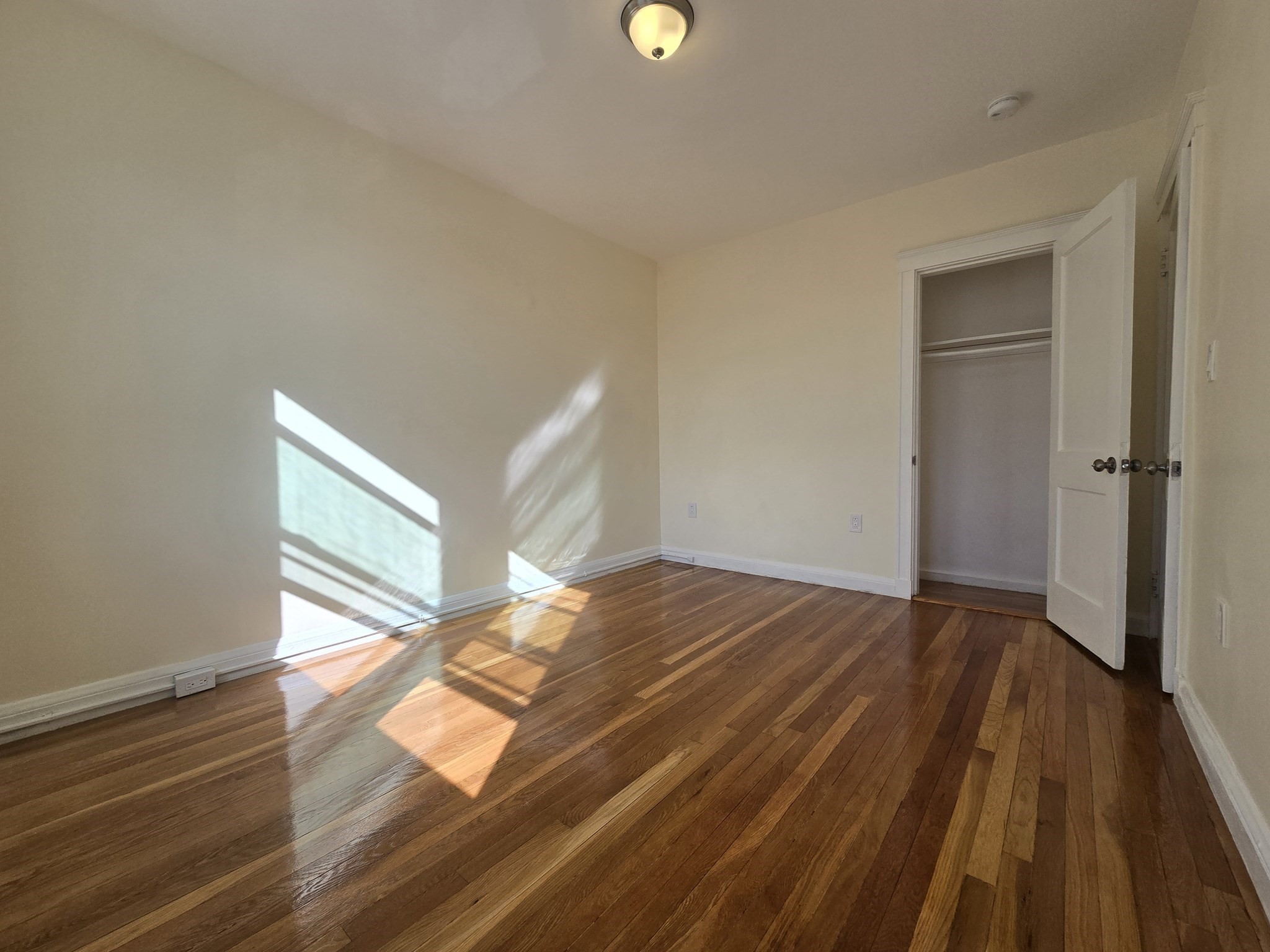 183 Kent # 5 Property Photo 8