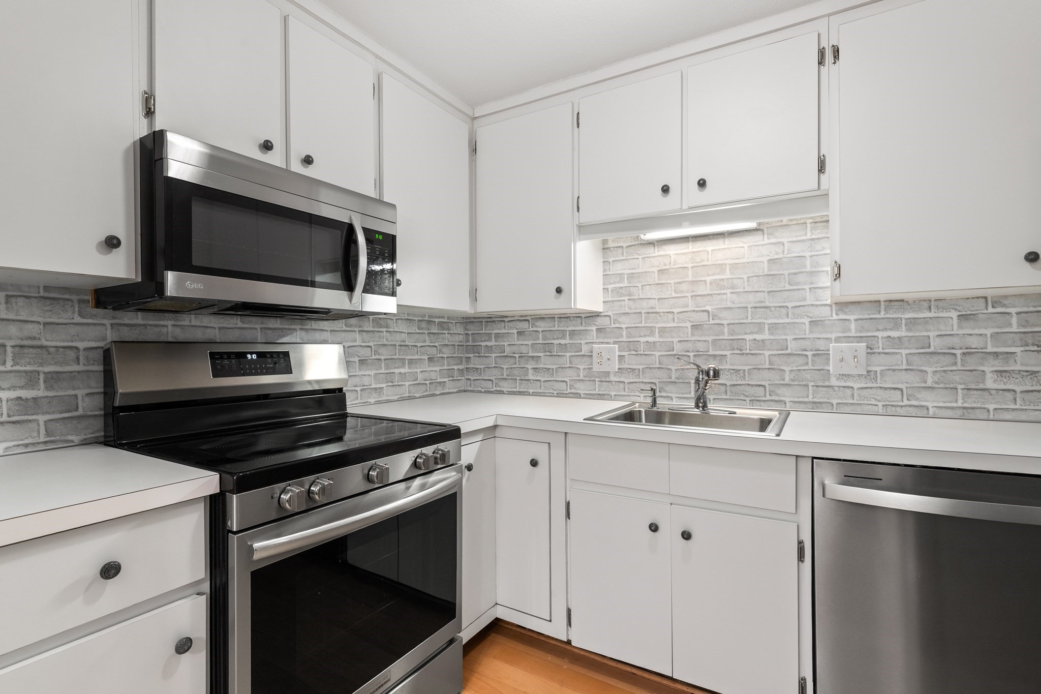 1 Centre St # 9 Property Photo 2