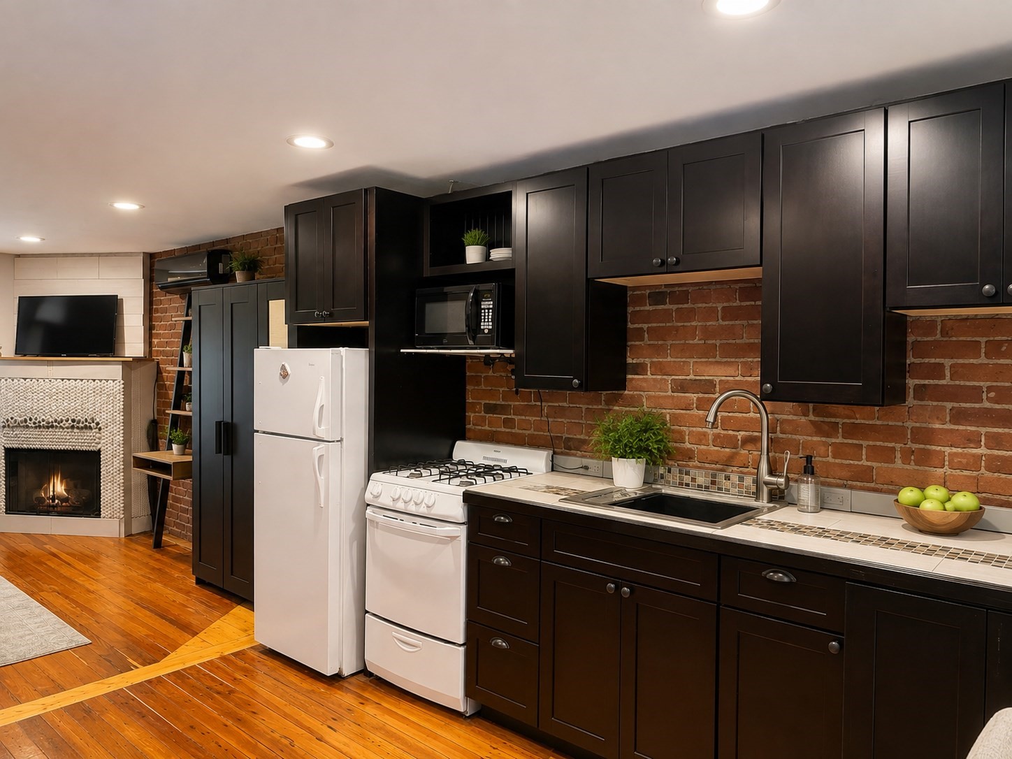 99A Prince St # 4 Property Photo 1