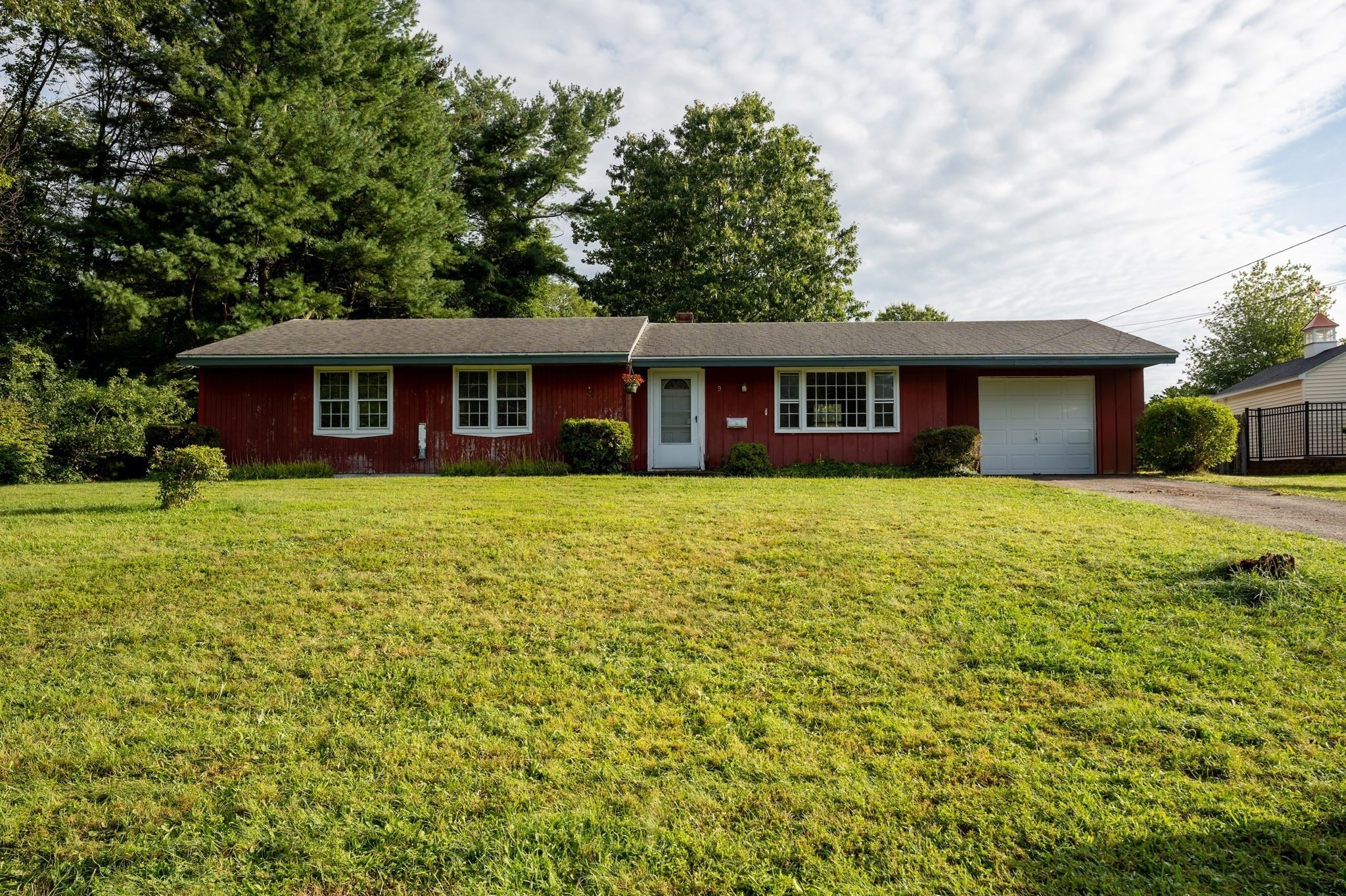 9 Lynnwood Ave Property Photo 1