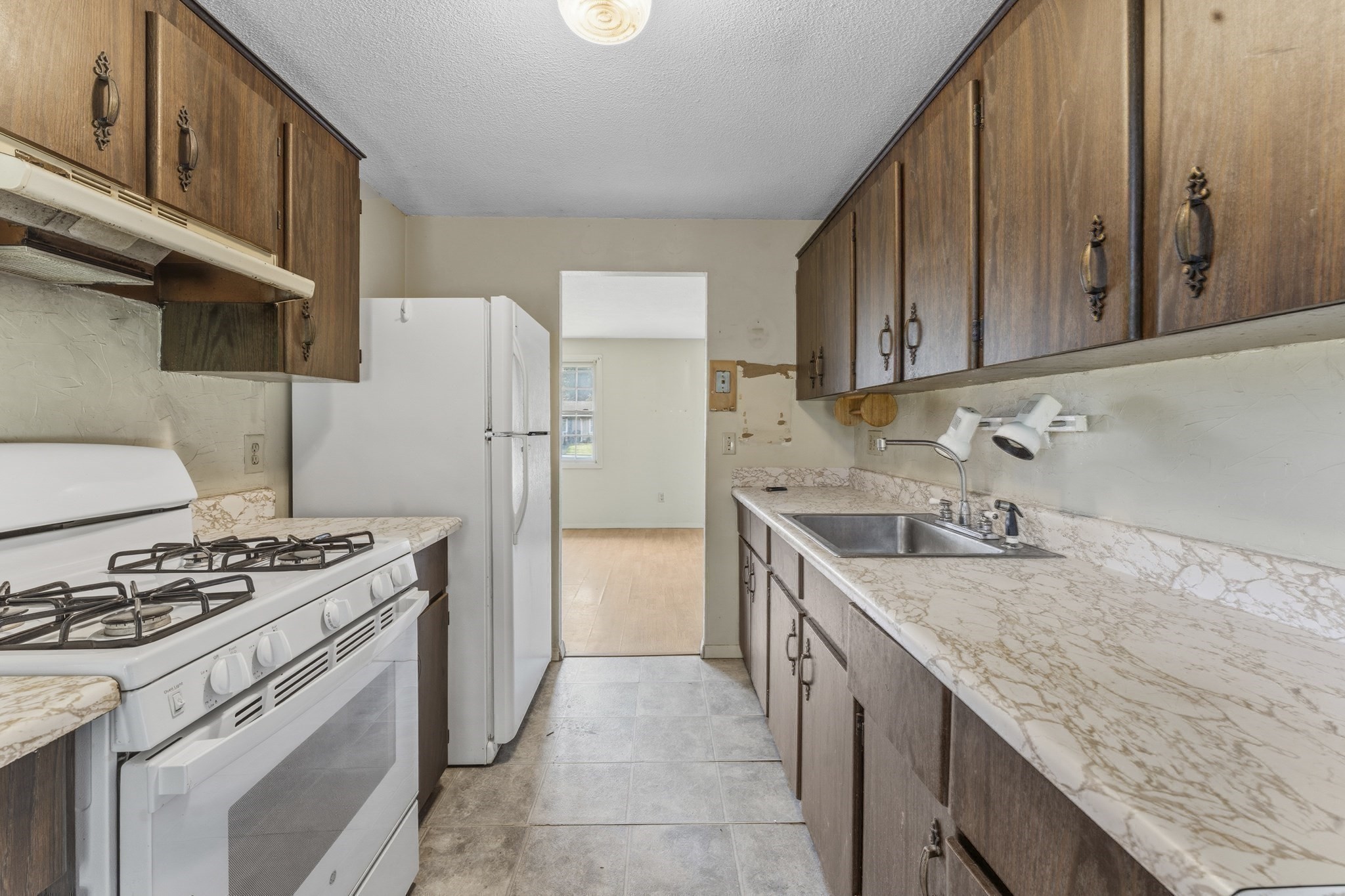 9 Lynnwood Ave Property Photo 11