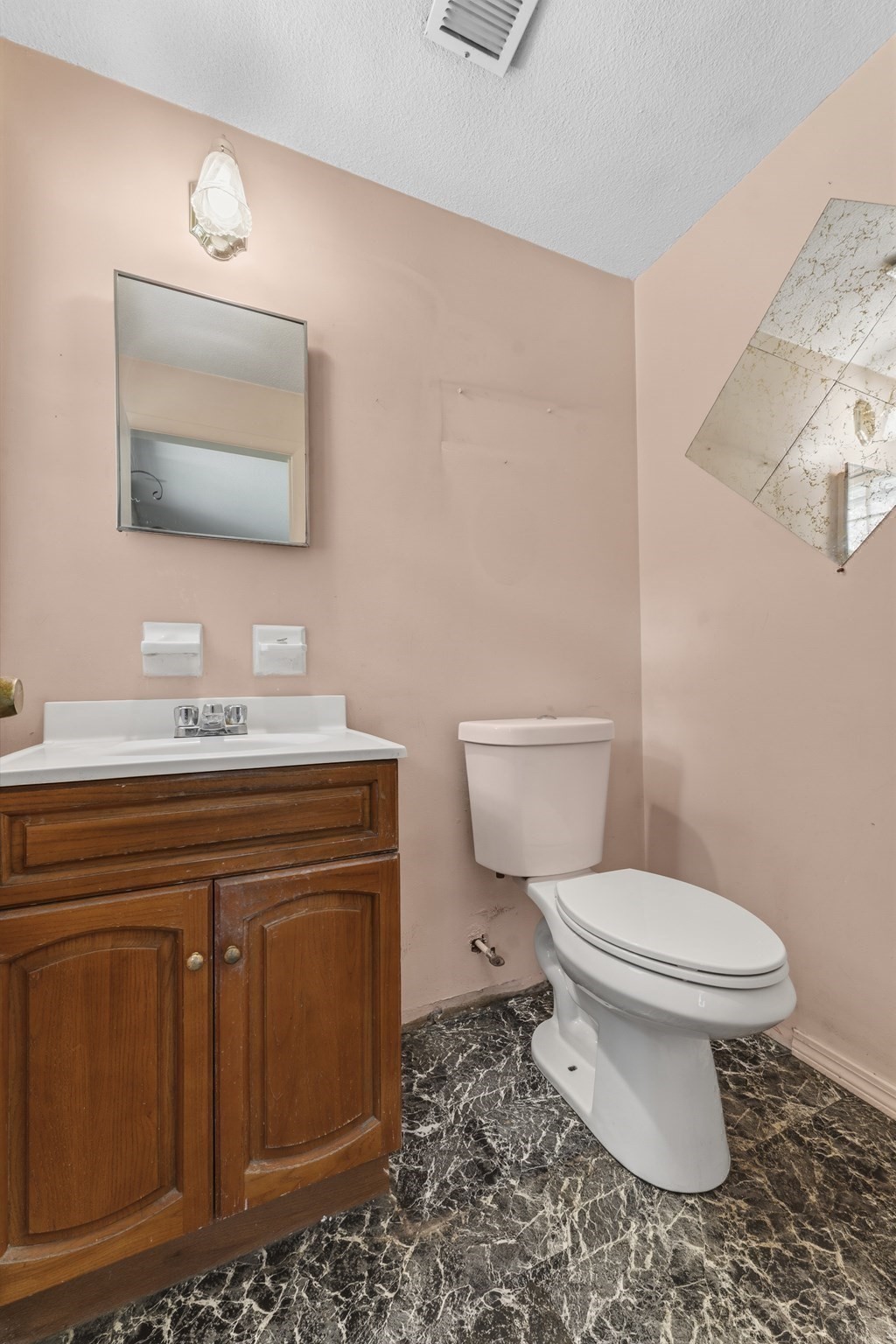 9 Lynnwood Ave Property Photo 15