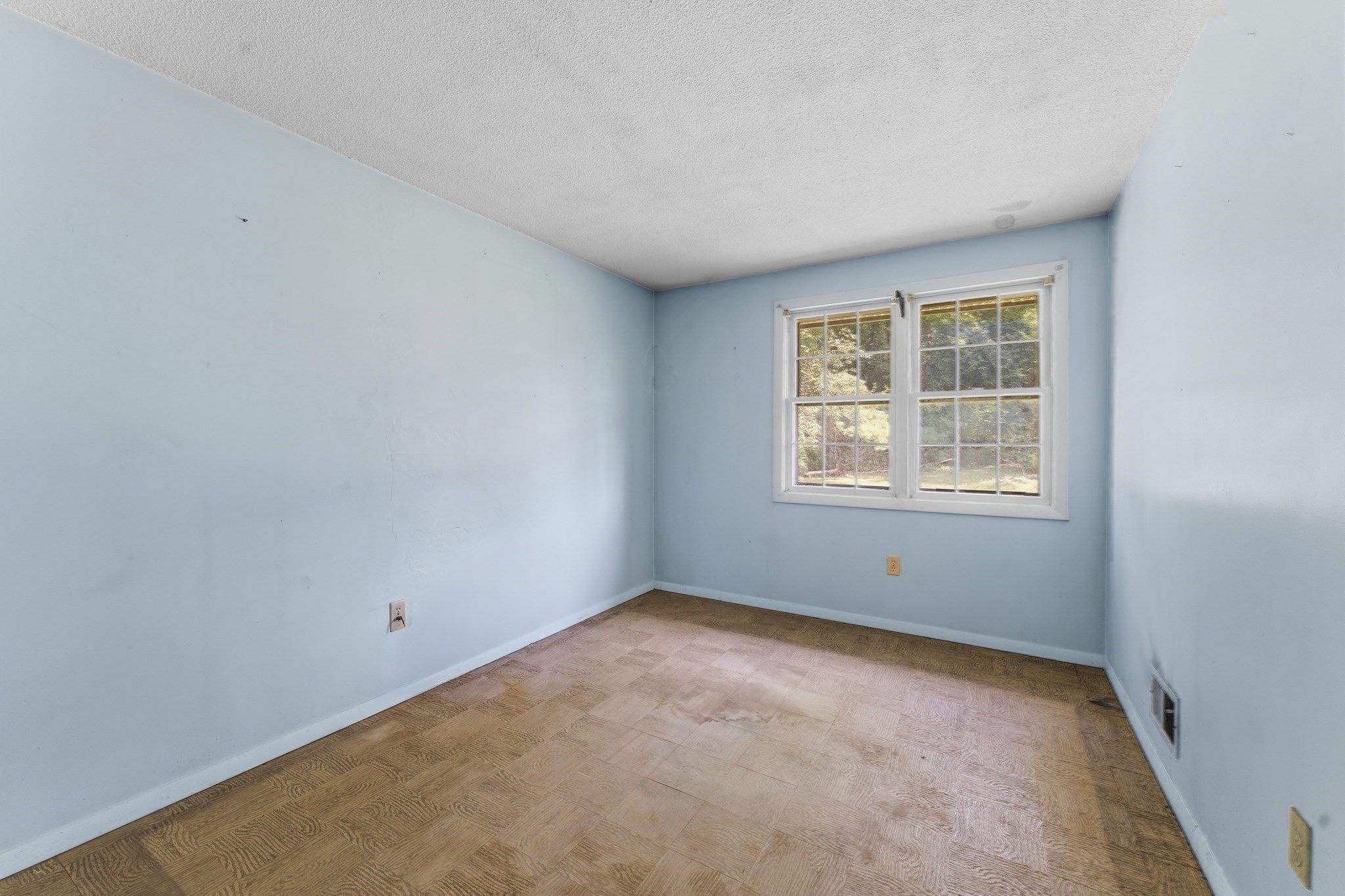 9 Lynnwood Ave Property Photo 20