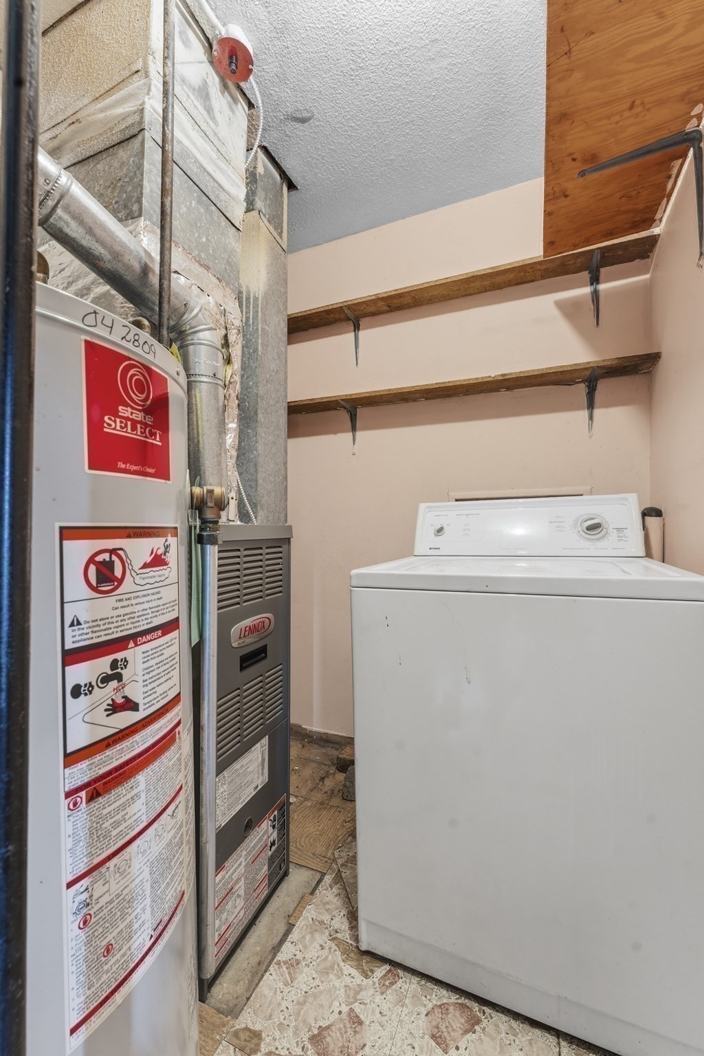 9 Lynnwood Ave Property Photo 28